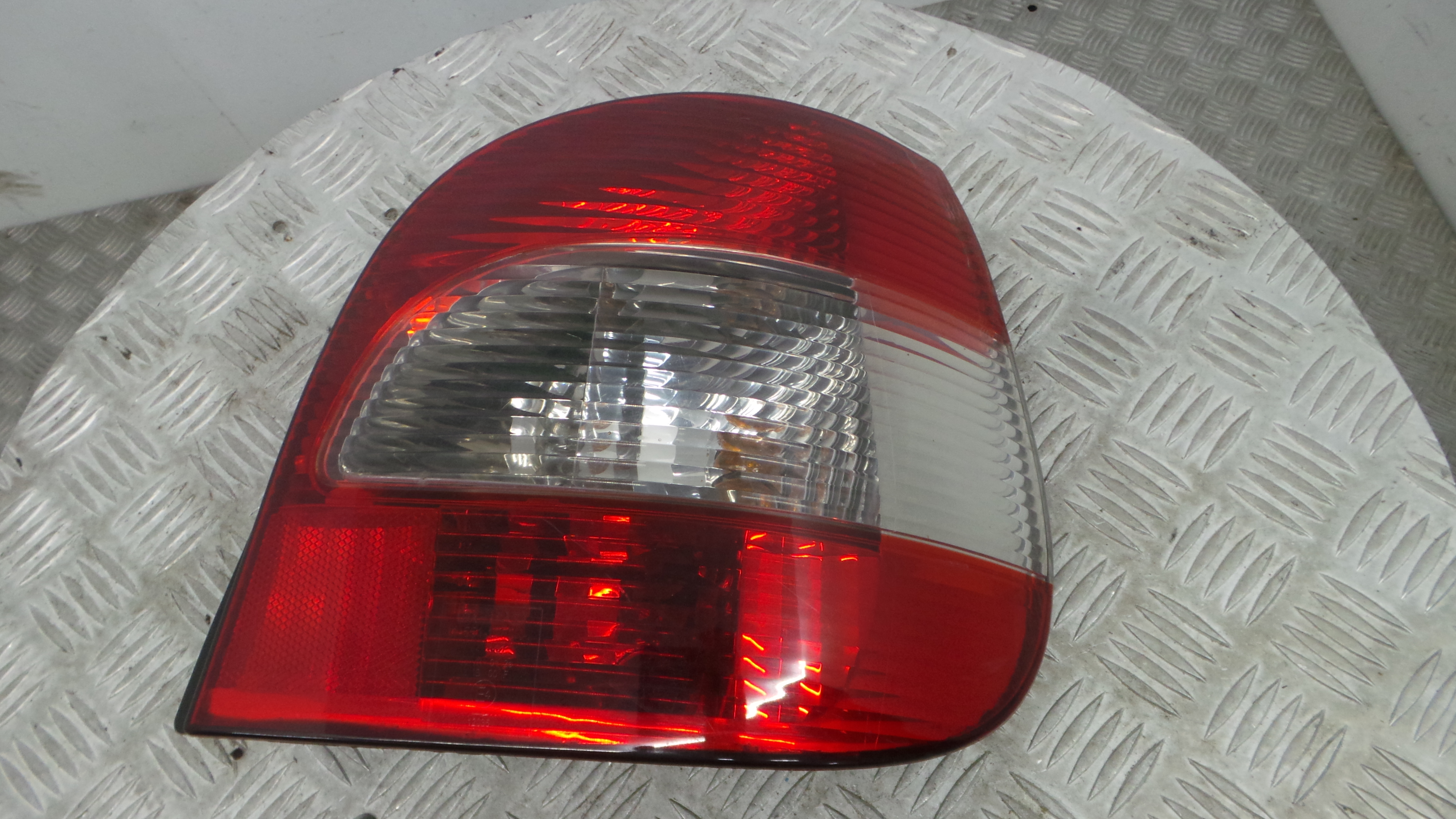 Farolim Stop Dto 08-551-1950R-B - RENAULT SCÉNIC I VAN (FA0_, JA0/1_)-37076293 Farolim Stop Dto 08-551-1950R-B - RENAULT SCÉNIC I VAN (FA0_, JA0/1_)-37076293
