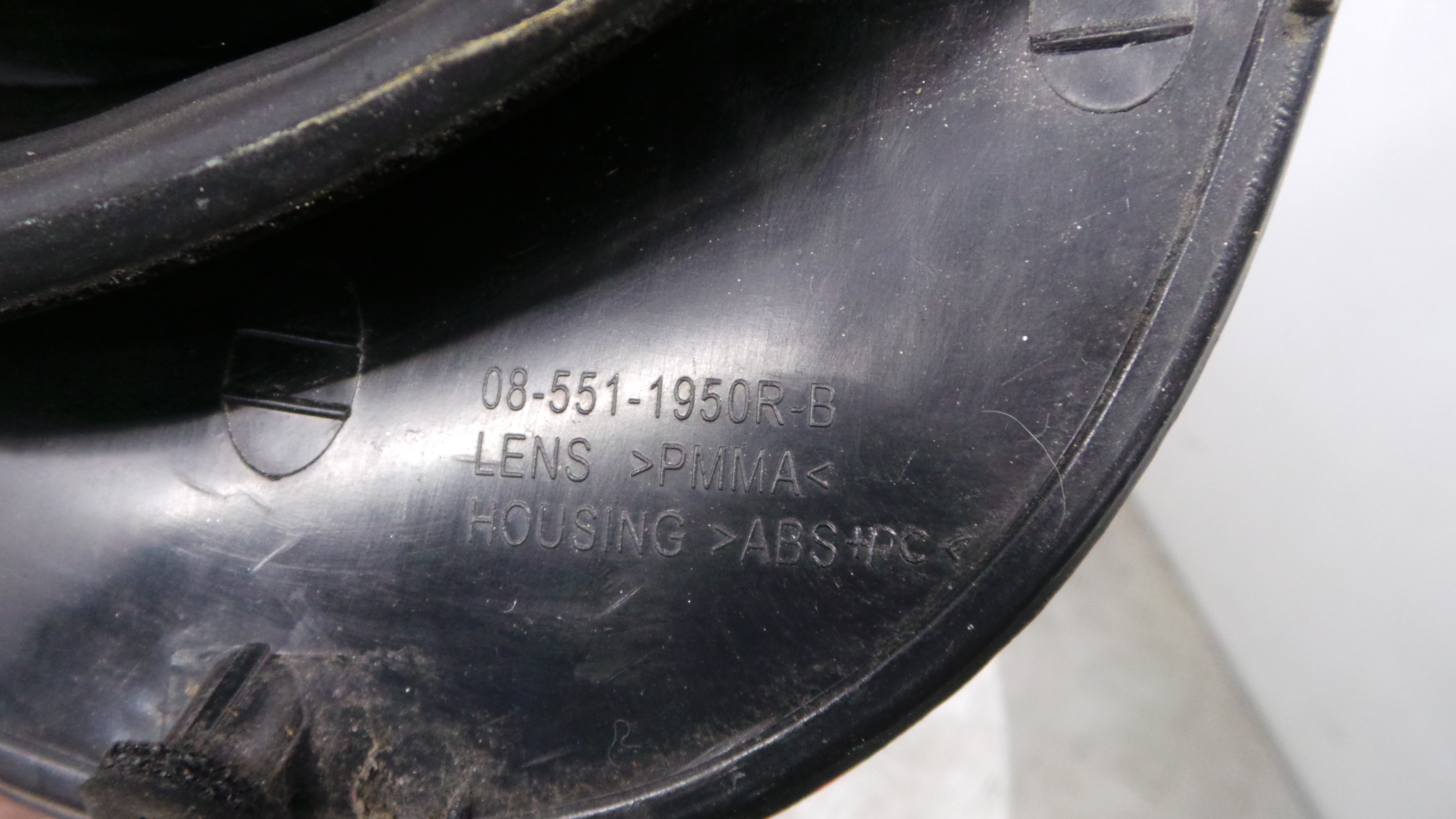 Farolim Stop Dto 08-551-1950R-B - RENAULT SCÉNIC I VAN (FA0_, JA0/1_)-37076293