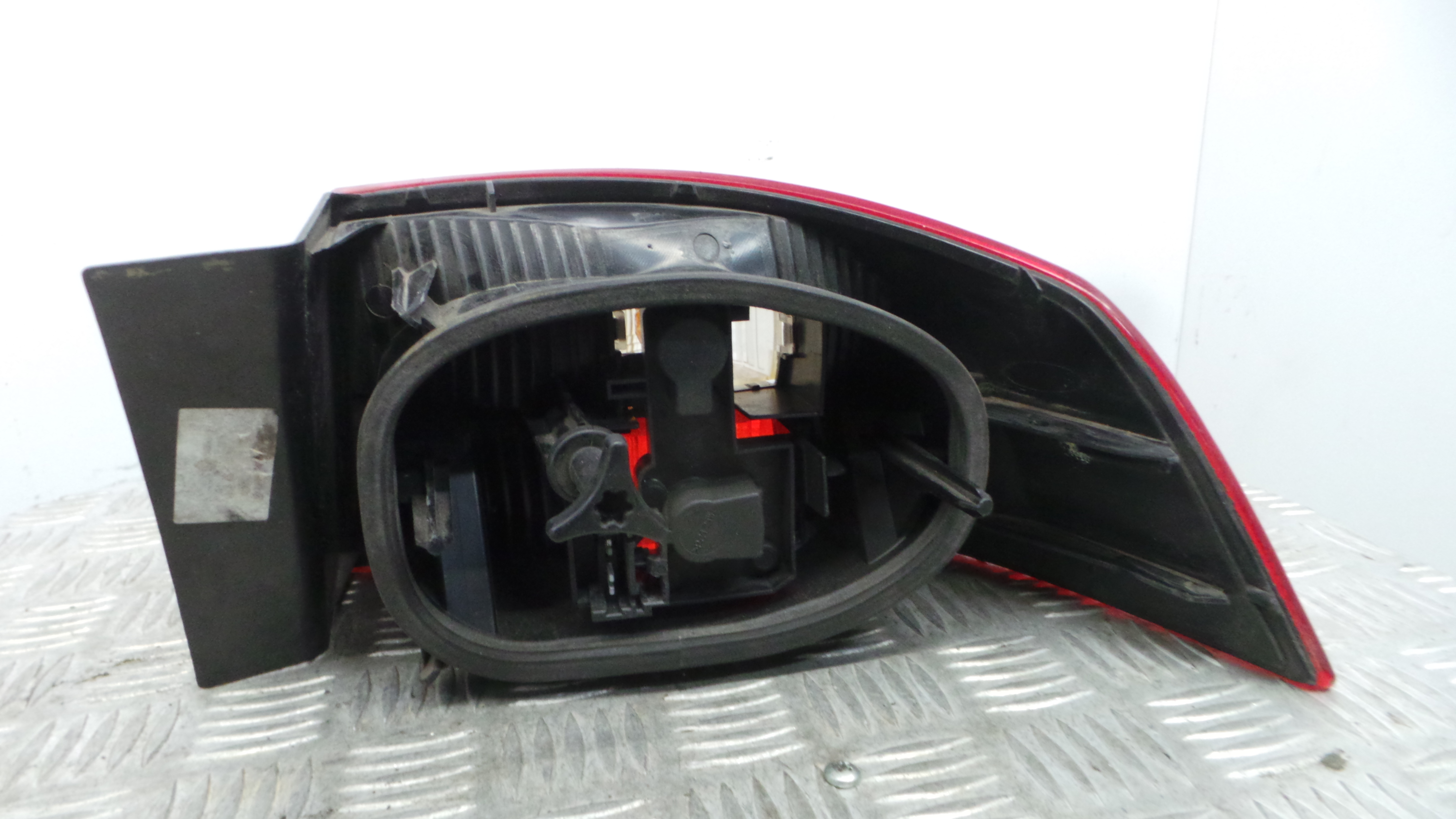 Farolim Stop Esq 8200002473 - RENAULT LAGUNA II (BG0/1_)-37076301