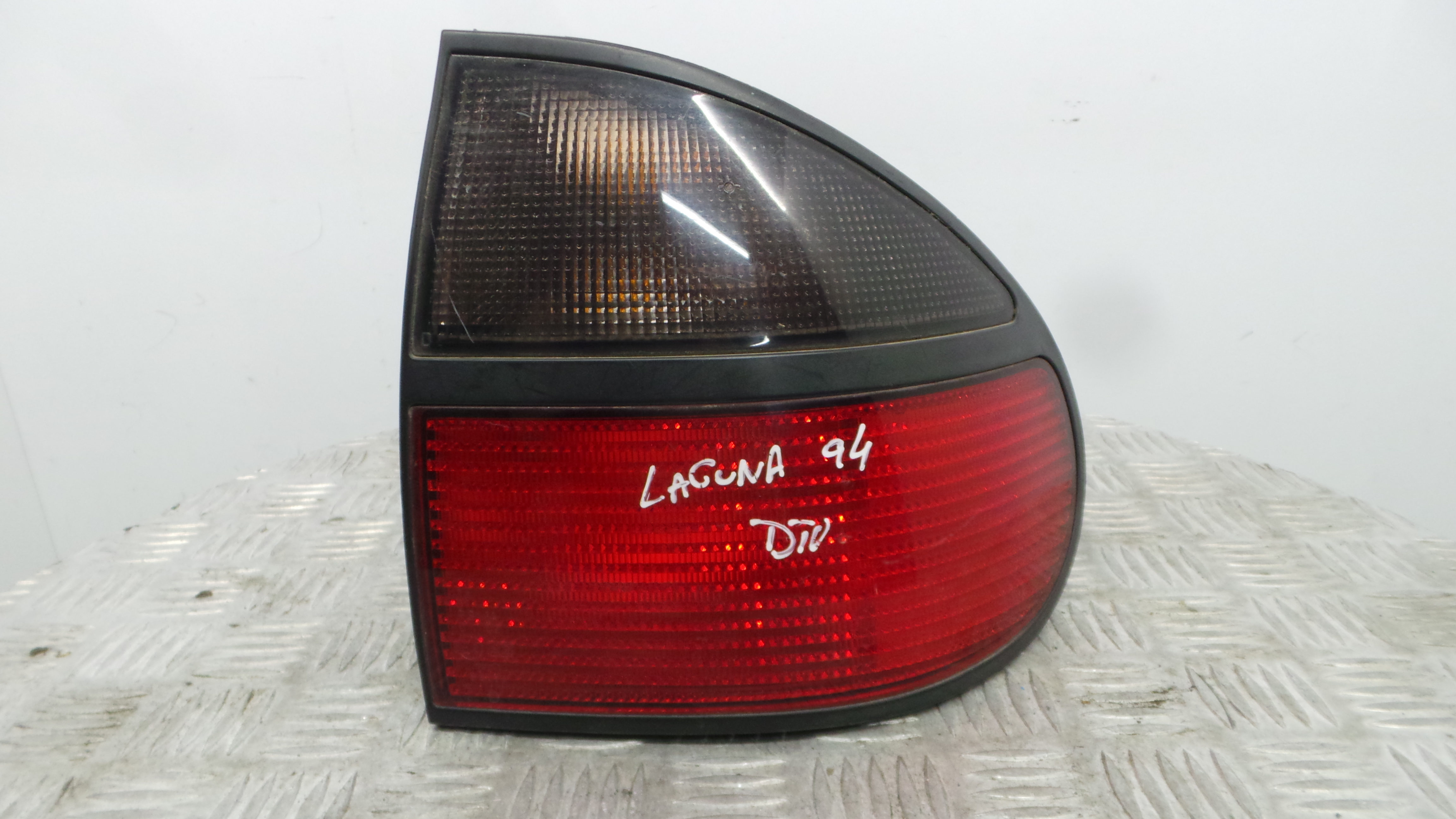 Farolim Stop Dto 7700820051 - RENAULT LAGUNA I (B56_, 556_)-37076307 Farolim Stop Dto 7700820051 - RENAULT LAGUNA I (B56_, 556_)-37076307