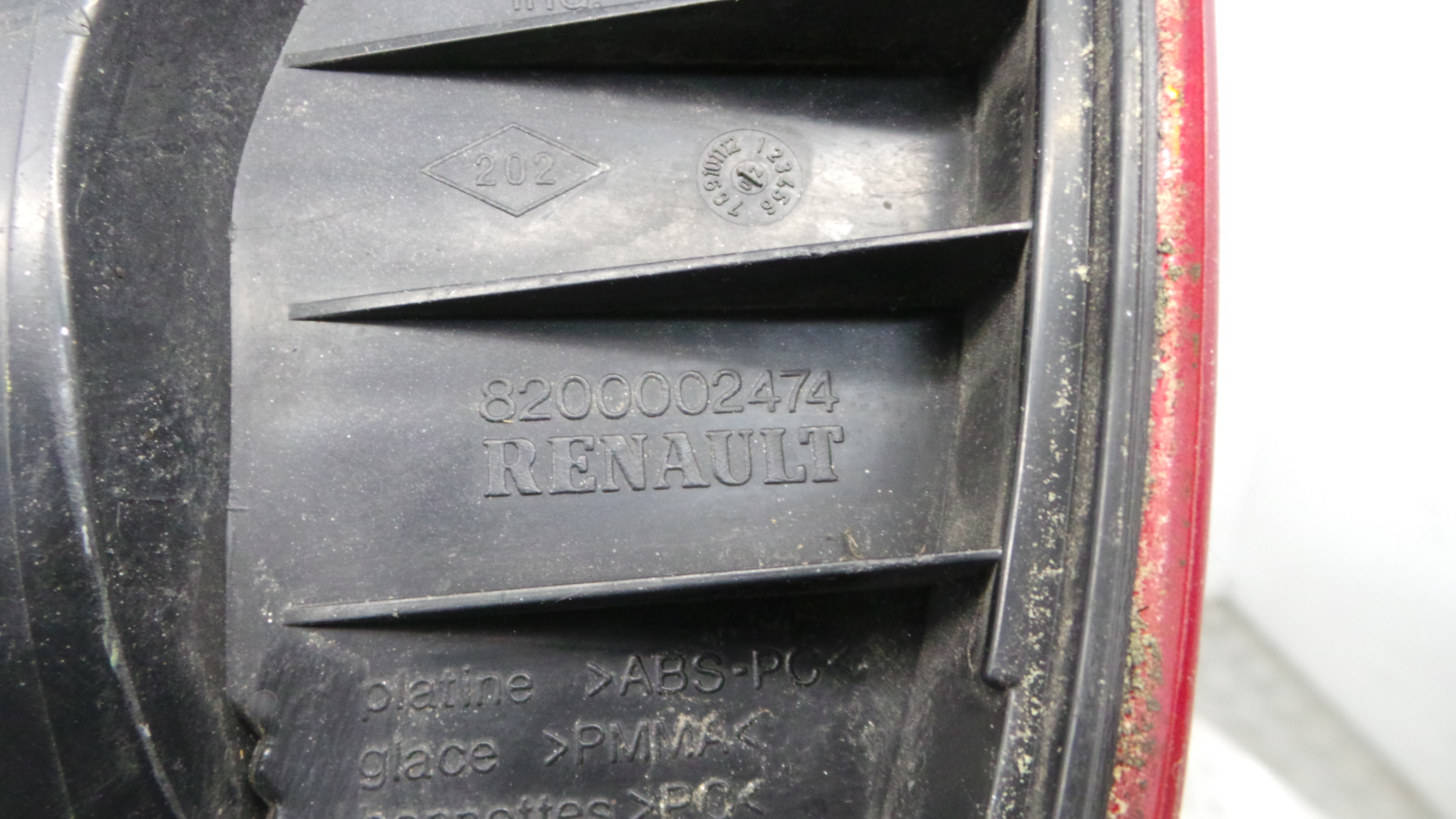 Farolim Stop Dto 8200002474 - RENAULT LAGUNA II (BG0/1_)-37076319