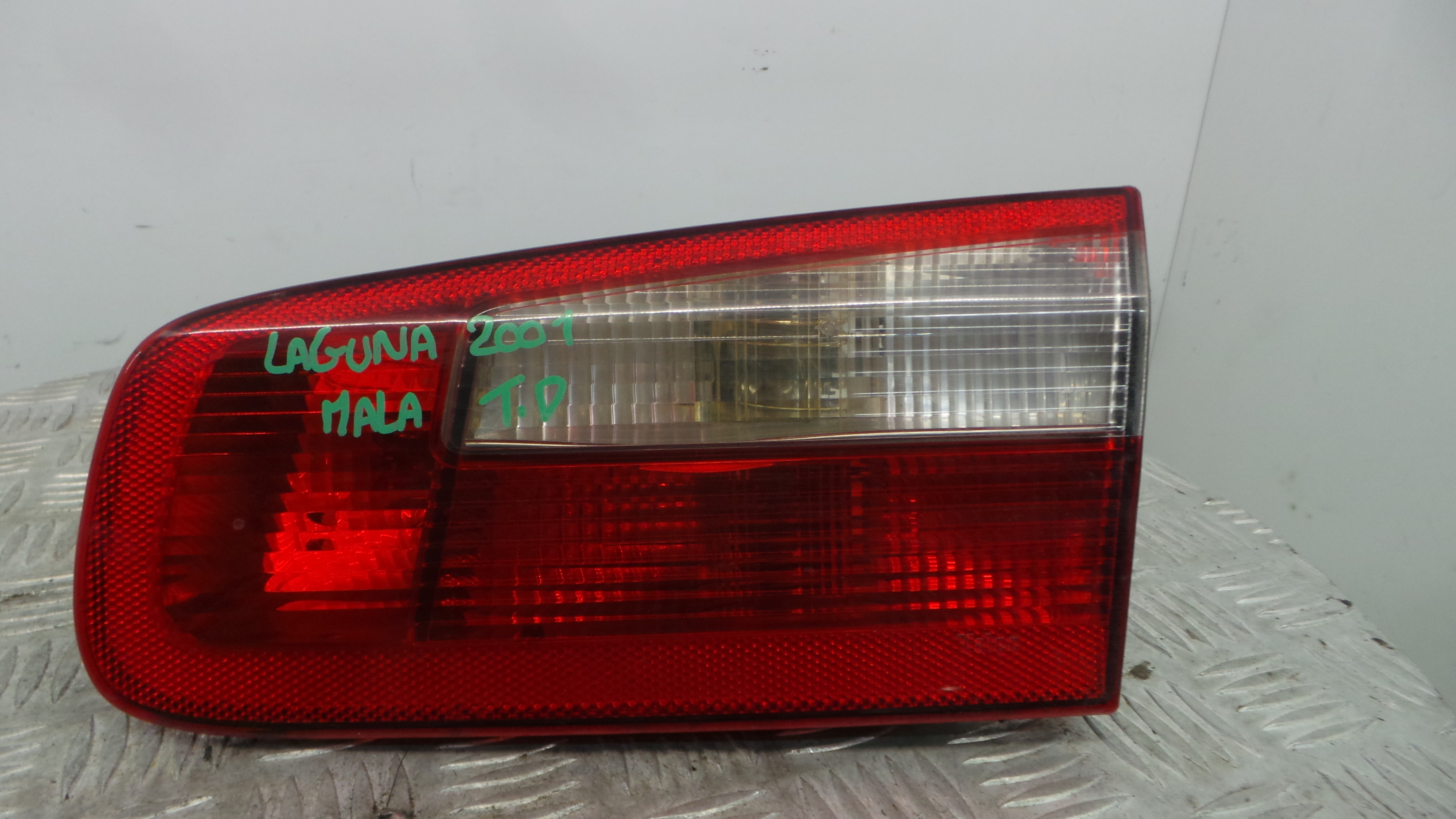 Farolim Mala Trás Dto 8200002476 - RENAULT LAGUNA II (BG0/1_)-37076342