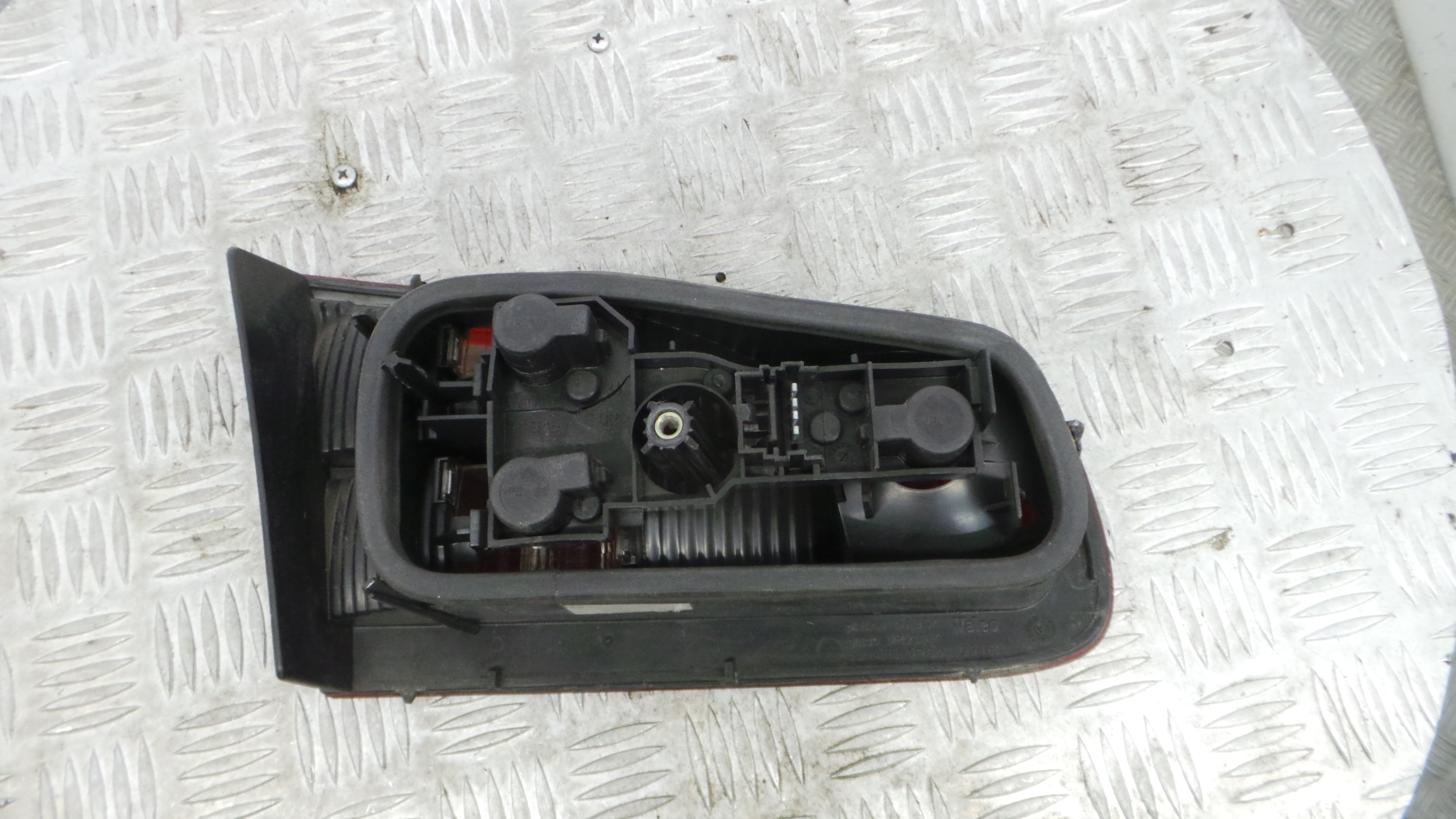 Farolim Mala Trás Dto 8200002476 - RENAULT LAGUNA II (BG0/1_)-37076342