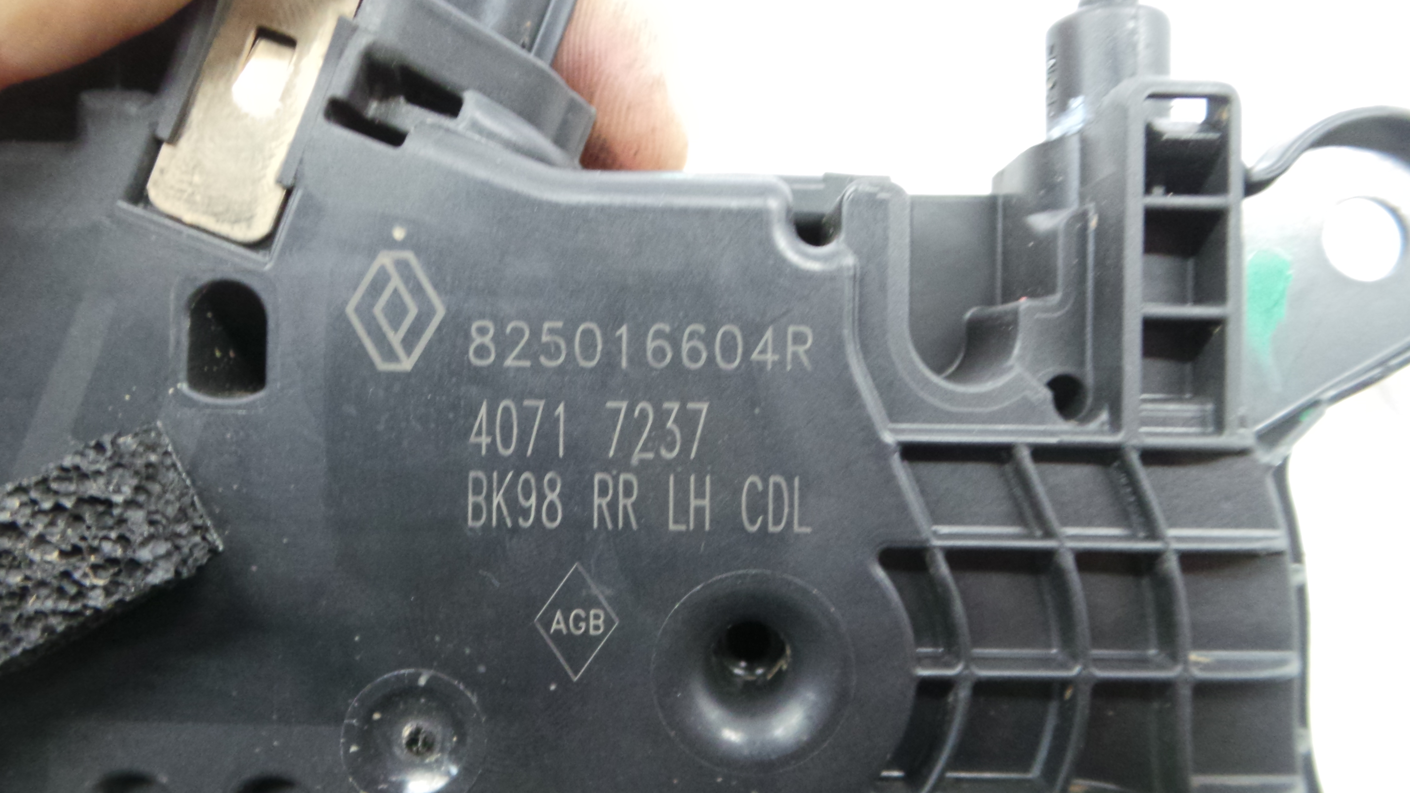 Fecho da Porta Trás Esq 825016604R - RENAULT CLIO IV (BH_)-37076963