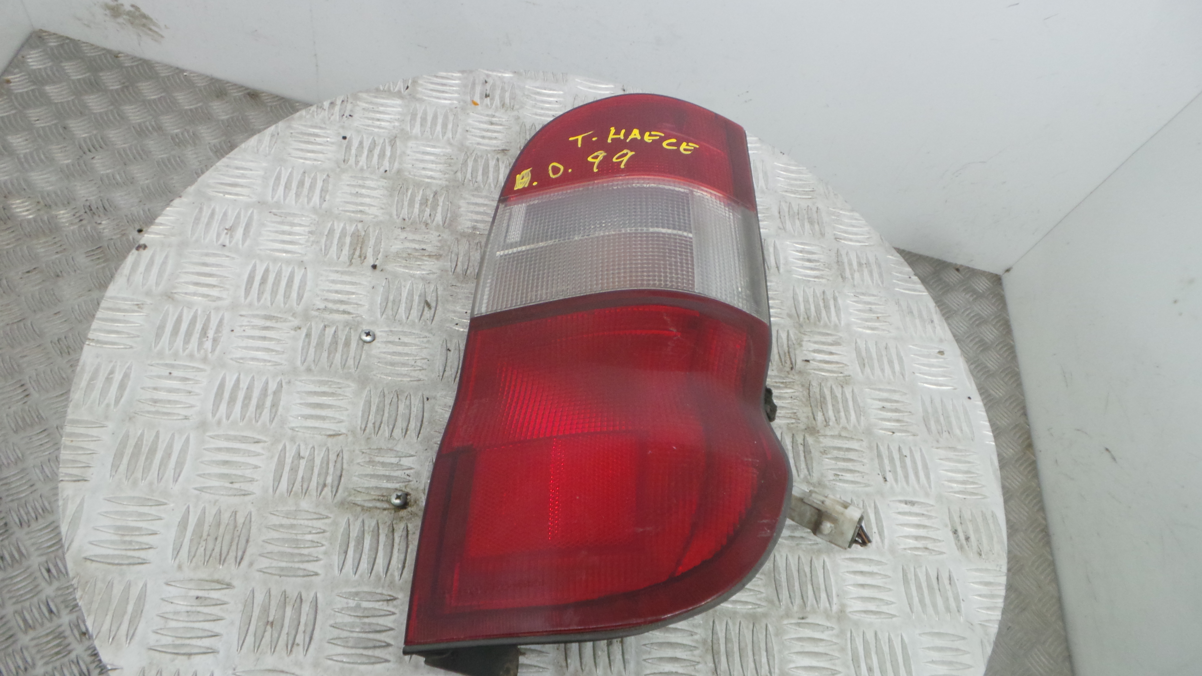 Farolim Stop Dto 08-212-19B3R-B - TOYOTA HIACE IV Caixa (_H1_)-37077052 Farolim Stop Dto 08-212-19B3R-B - TOYOTA HIACE IV Caixa (_H1_)-37077052