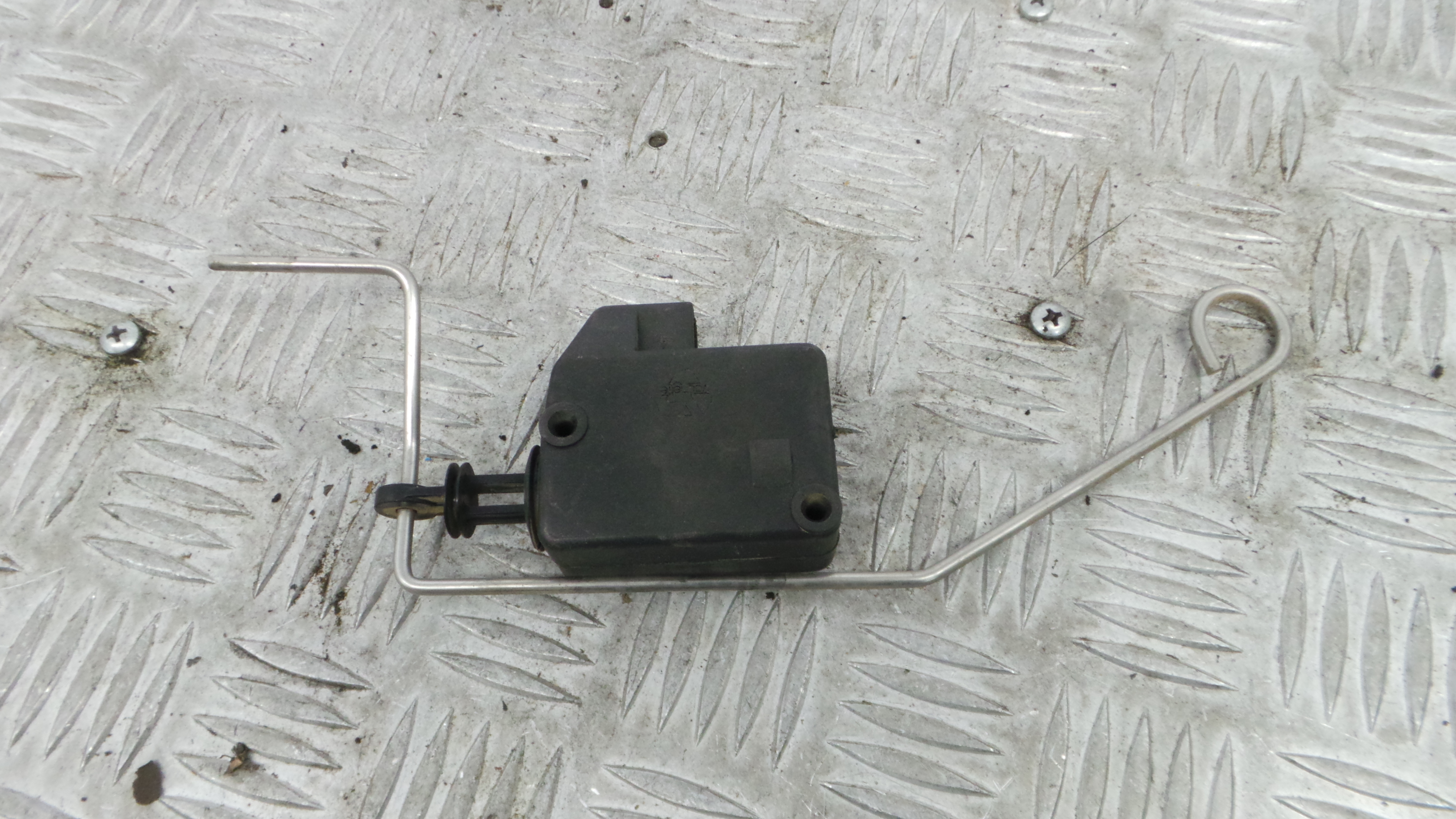 Pistola Fecho Central Mala 30899699 - VOLVO V40 Combi (645)-37077069