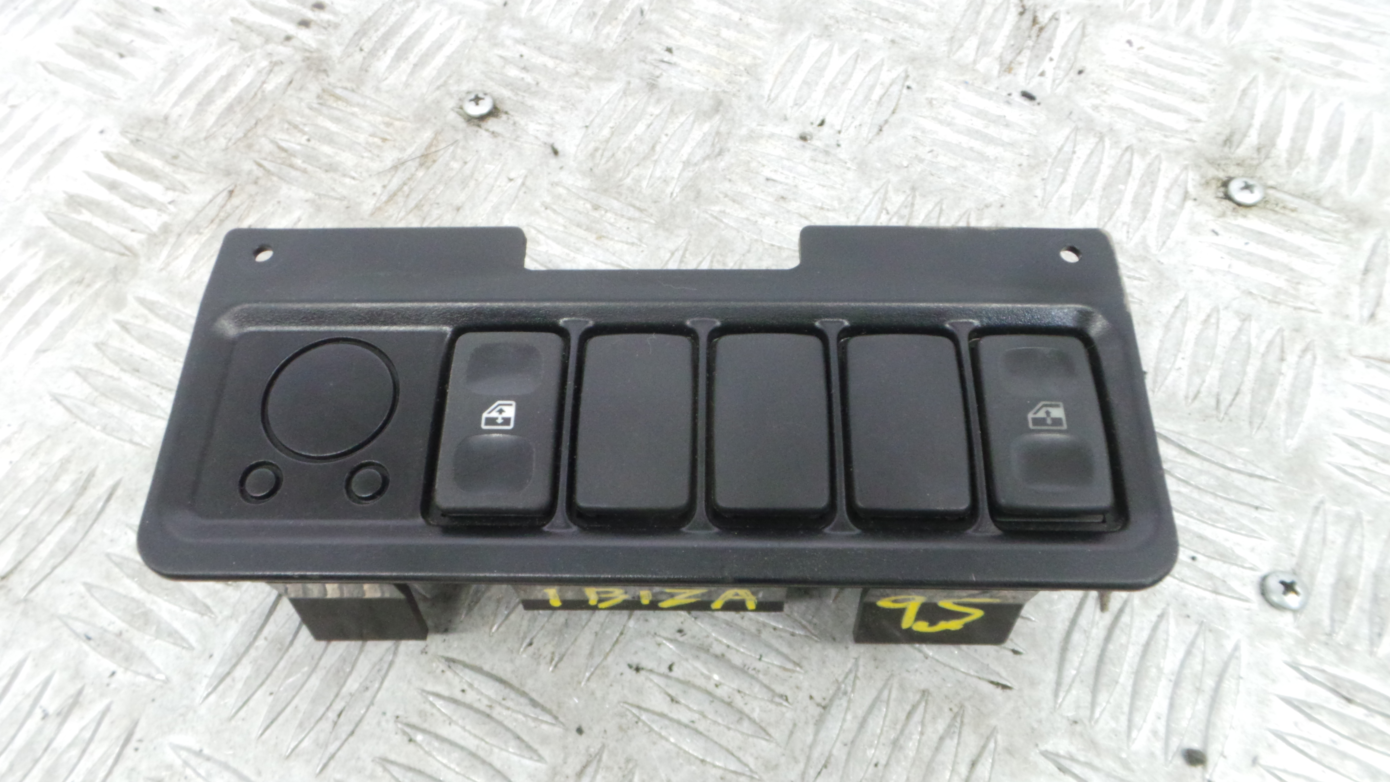 Interruptor / Comando Elevador Vidro Frente Esq  6K0857061 - SEAT IBIZA II (6K1), IBIZA Mk II (6K1)-37078950 Interruptor / Comando Elevador Vidro Frente Esq  6K0857061 - SEAT IBIZA II (6K1), IBIZA Mk II (6K1)-37078950