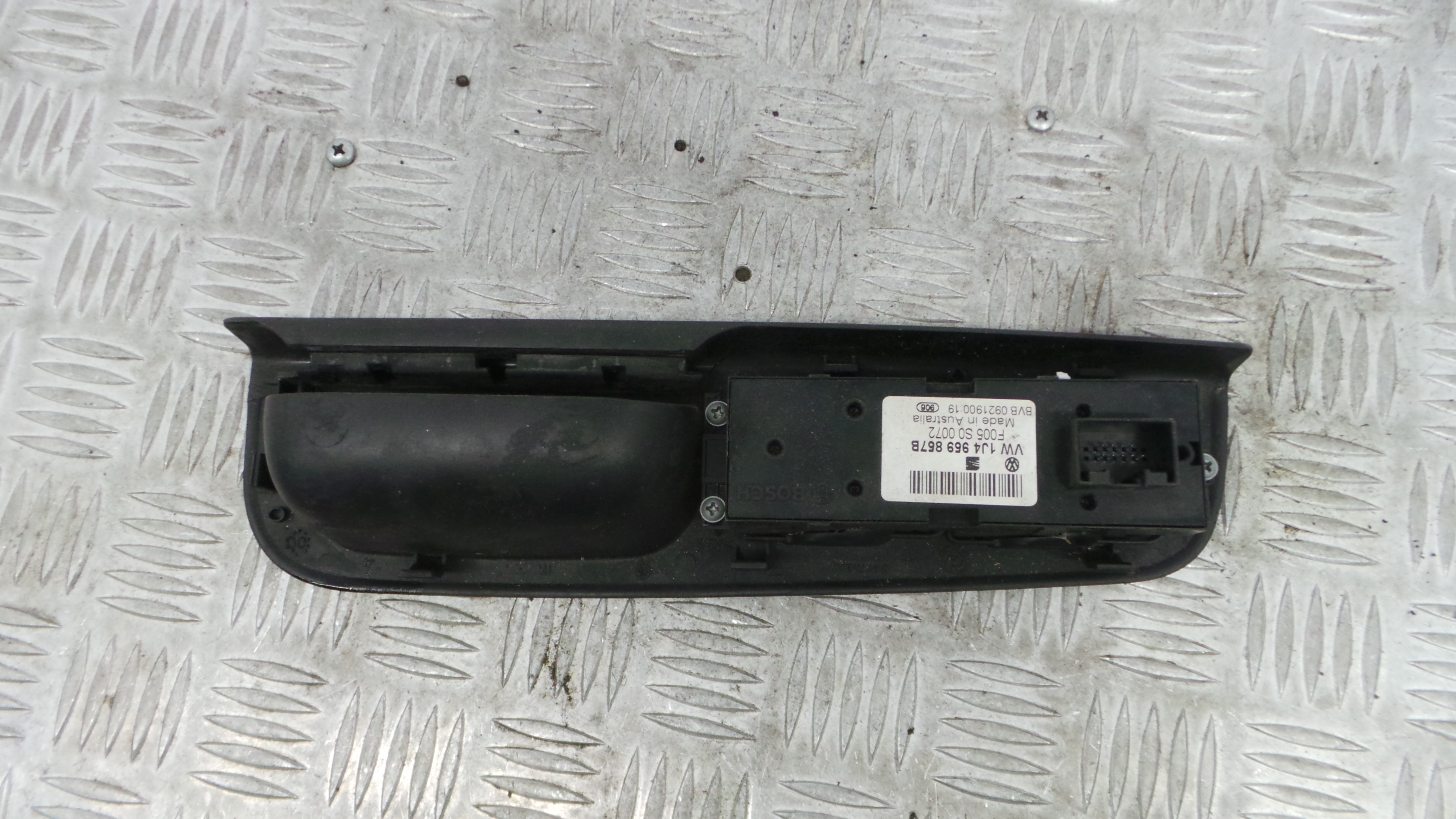 Interruptor / Comando Elevador Vidro Frente Esq  1J4959857B - VW GOLF IV (1J1), GOLF Mk IV (1J1)-37079997