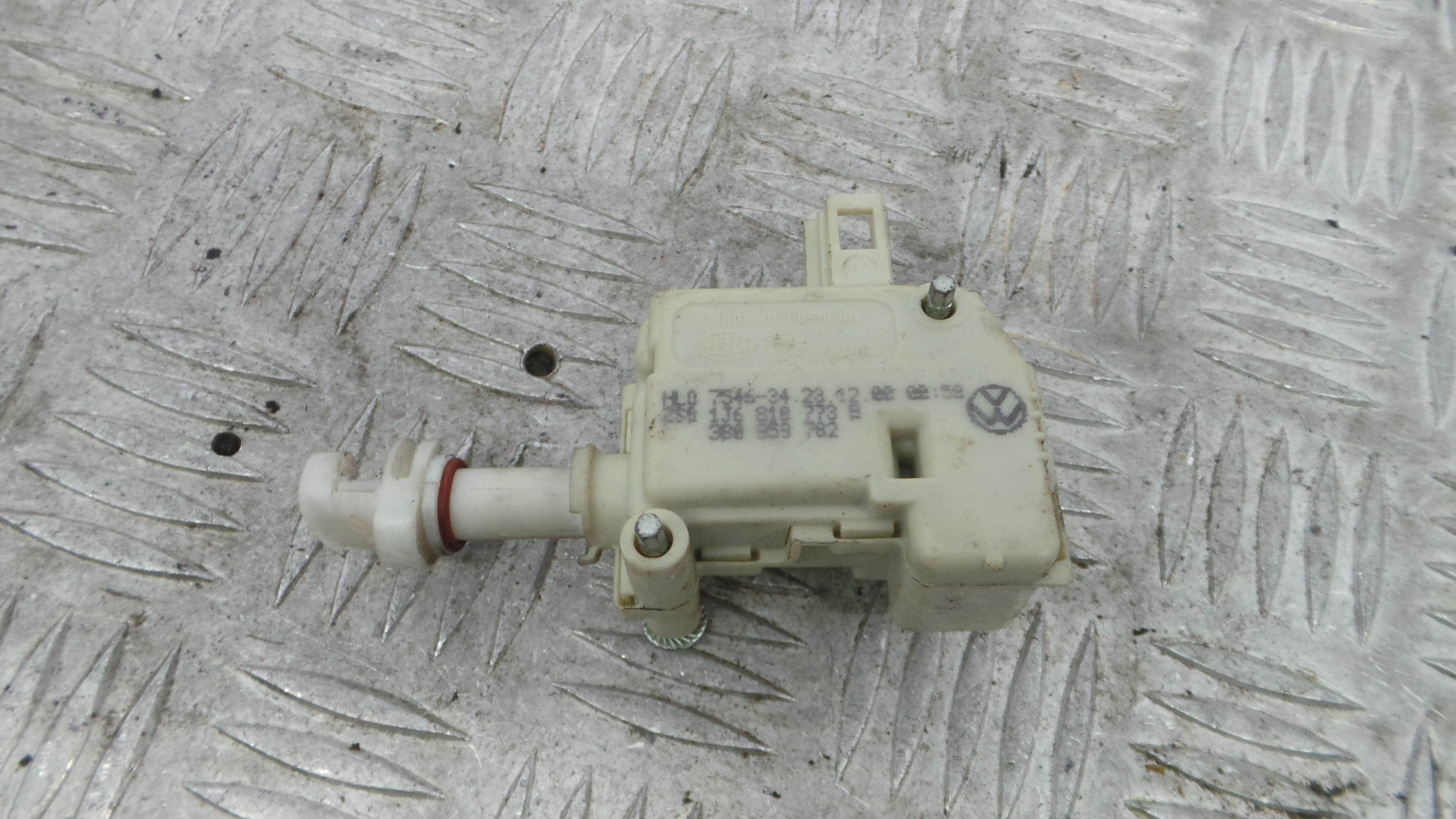 Pistola Deposito Combustivel 1J6810773B - VW GOLF IV (1J1), GOLF Mk IV (1J1)-37080062