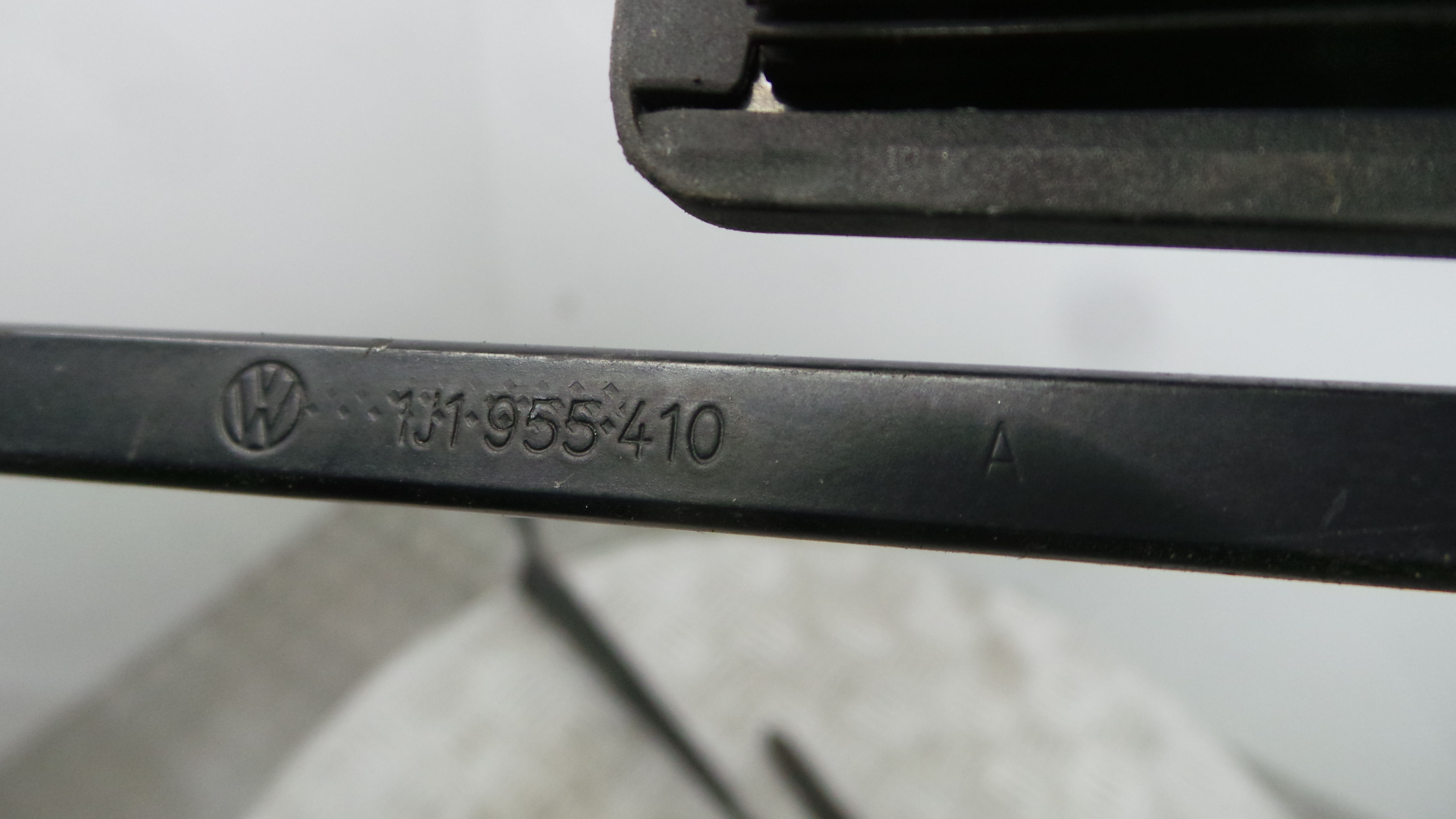 Braço Do Limpa-vidros 1J1955409A - VW GOLF IV (1J1), GOLF Mk IV (1J1)-37080132