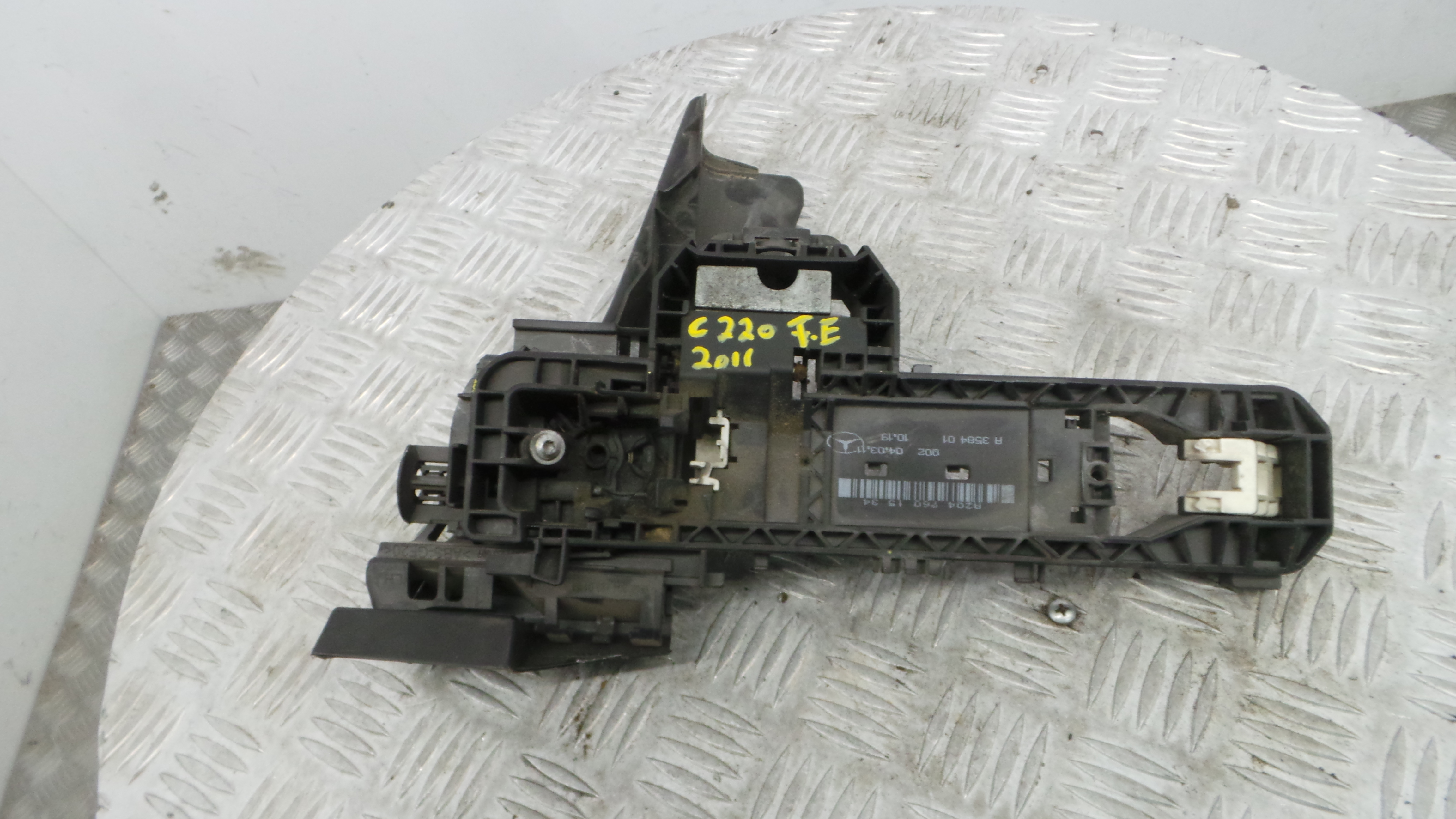 Puxador Exterior Frente Esquerdo A2047601534 - MERCEDES-BENZ C-CLASS (W204)-37080202