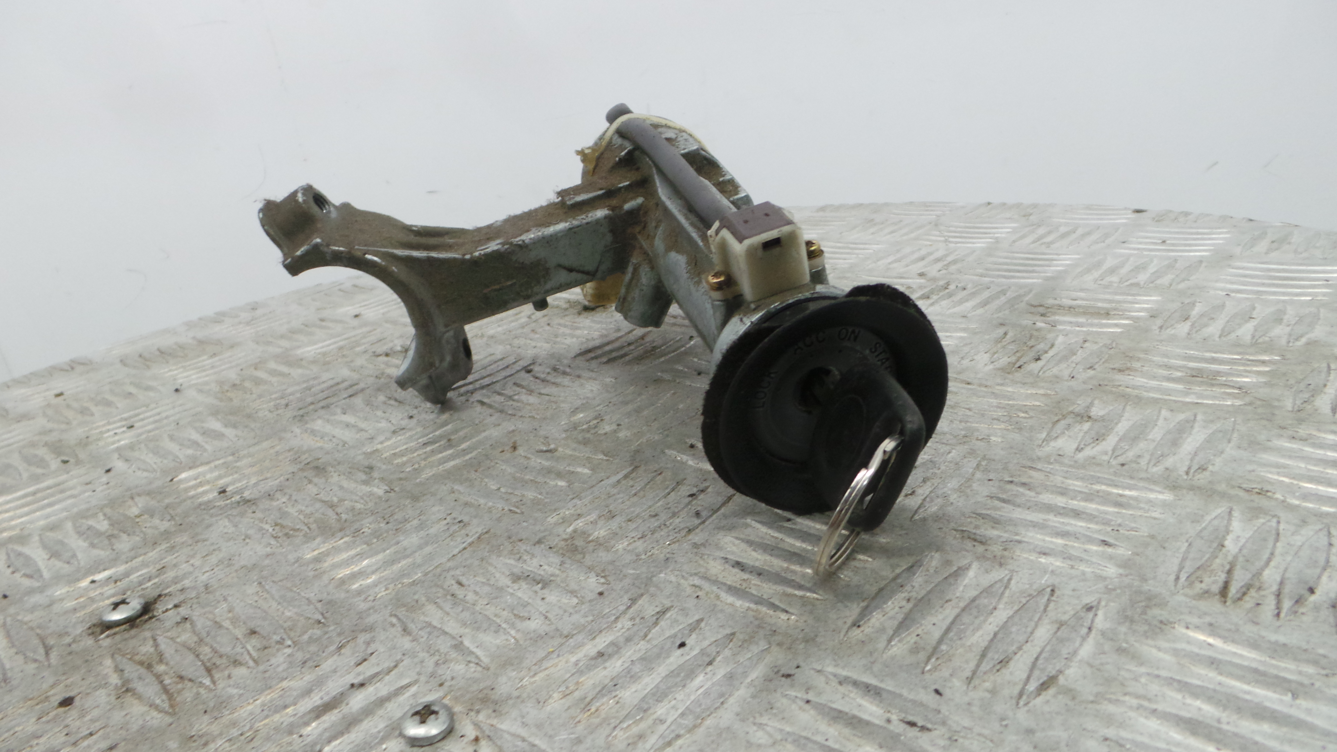Canhão de ignição  - TOYOTA COROLLA (_E10_)-37080246