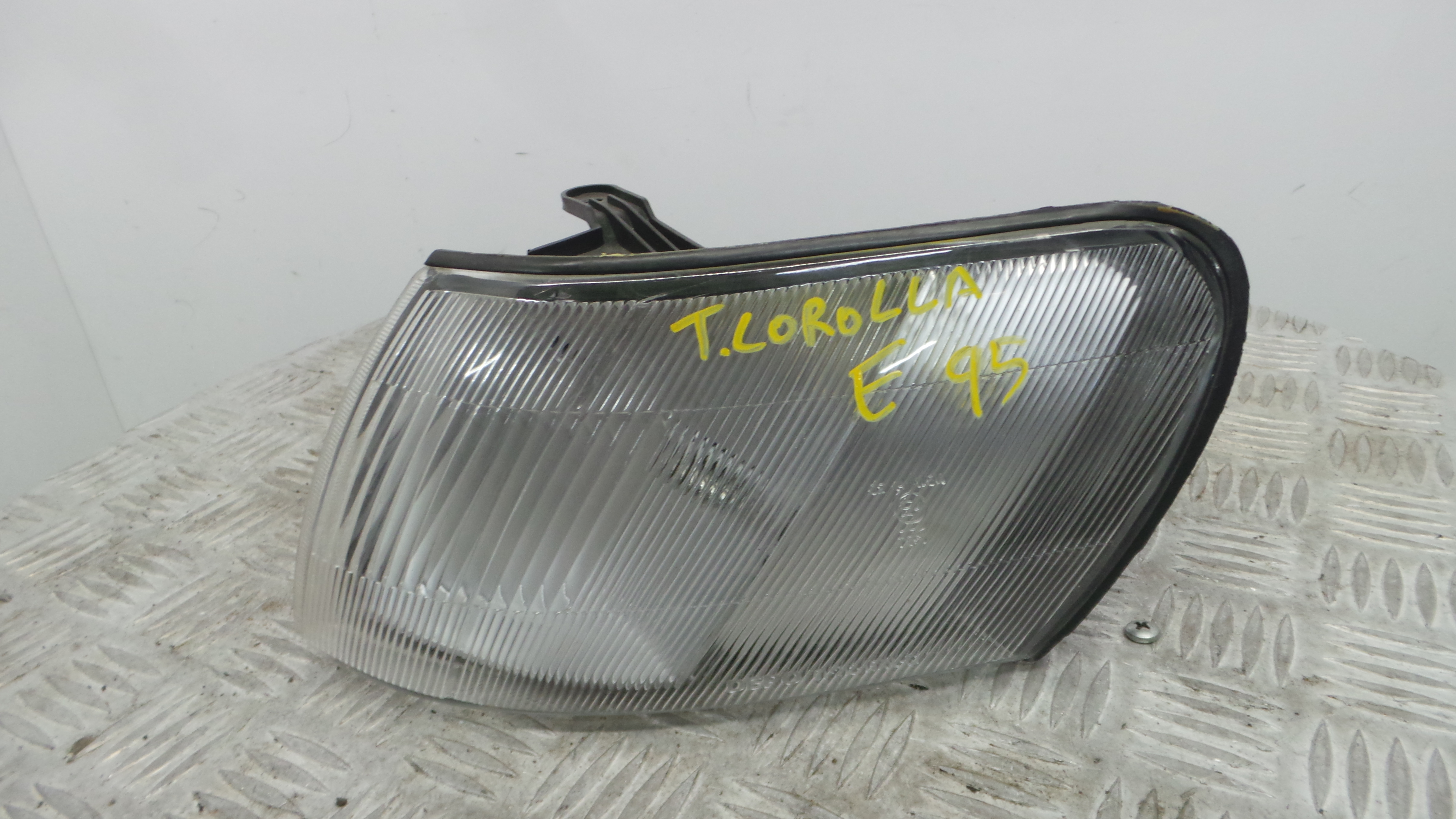 Farolim de Pisca Frente Esq 08-212-1575L-B1 - TOYOTA COROLLA (_E10_)-37080430