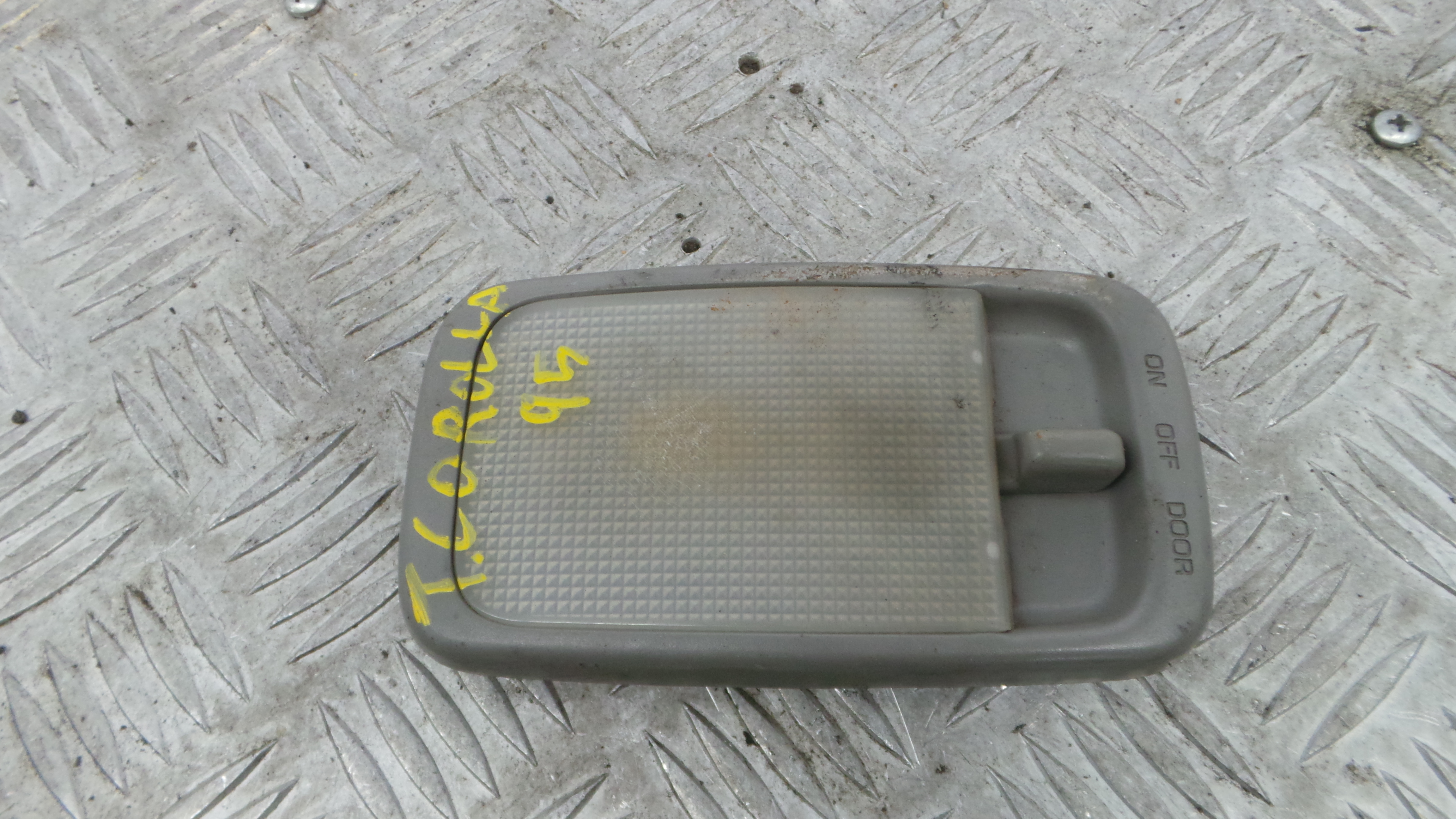 Plafonier Teto  - TOYOTA COROLLA (_E10_)-37080450