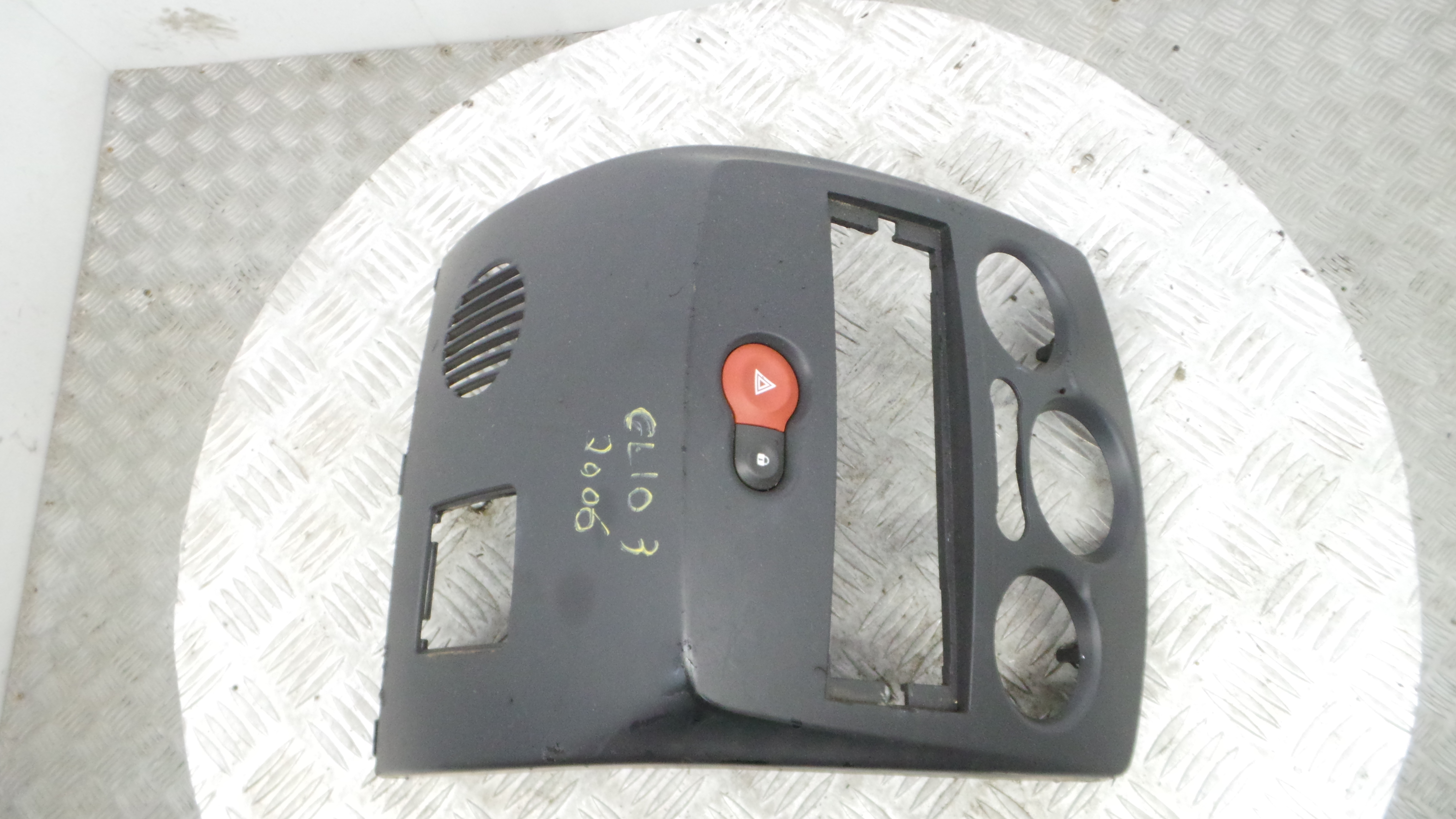 Consola central Tablier  8200407764 - RENAULT CLIO III (BR0/1, CR0/1)-37080532