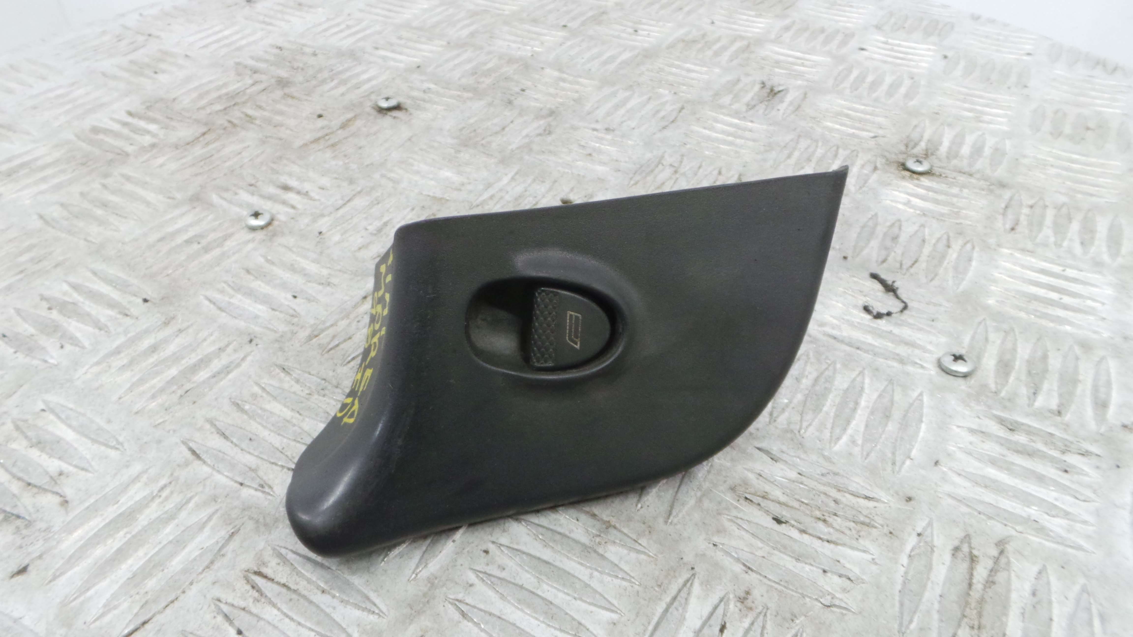 Interruptor / Comando Elevador Vidro Frente Dto   - FIAT MAREA Weekend (185_)-37081154 Interruptor / Comando Elevador Vidro Frente Dto   - FIAT MAREA Weekend (185_)-37081154