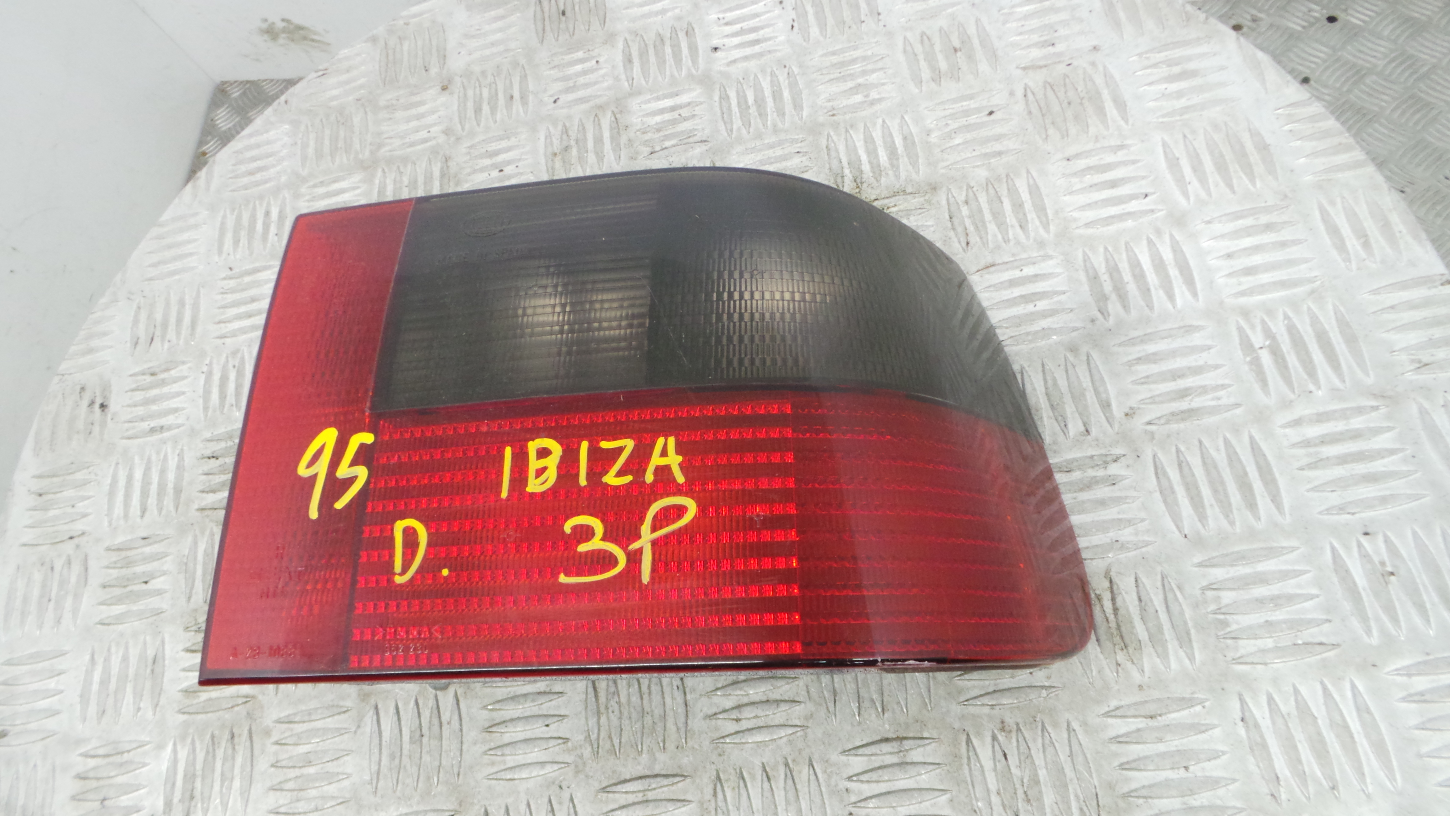 Farolim Stop Dto 6K6945112A - SEAT IBIZA II (6K1), IBIZA Mk II (6K1)-37081247 Farolim Stop Dto 6K6945112A - SEAT IBIZA II (6K1), IBIZA Mk II (6K1)-37081247