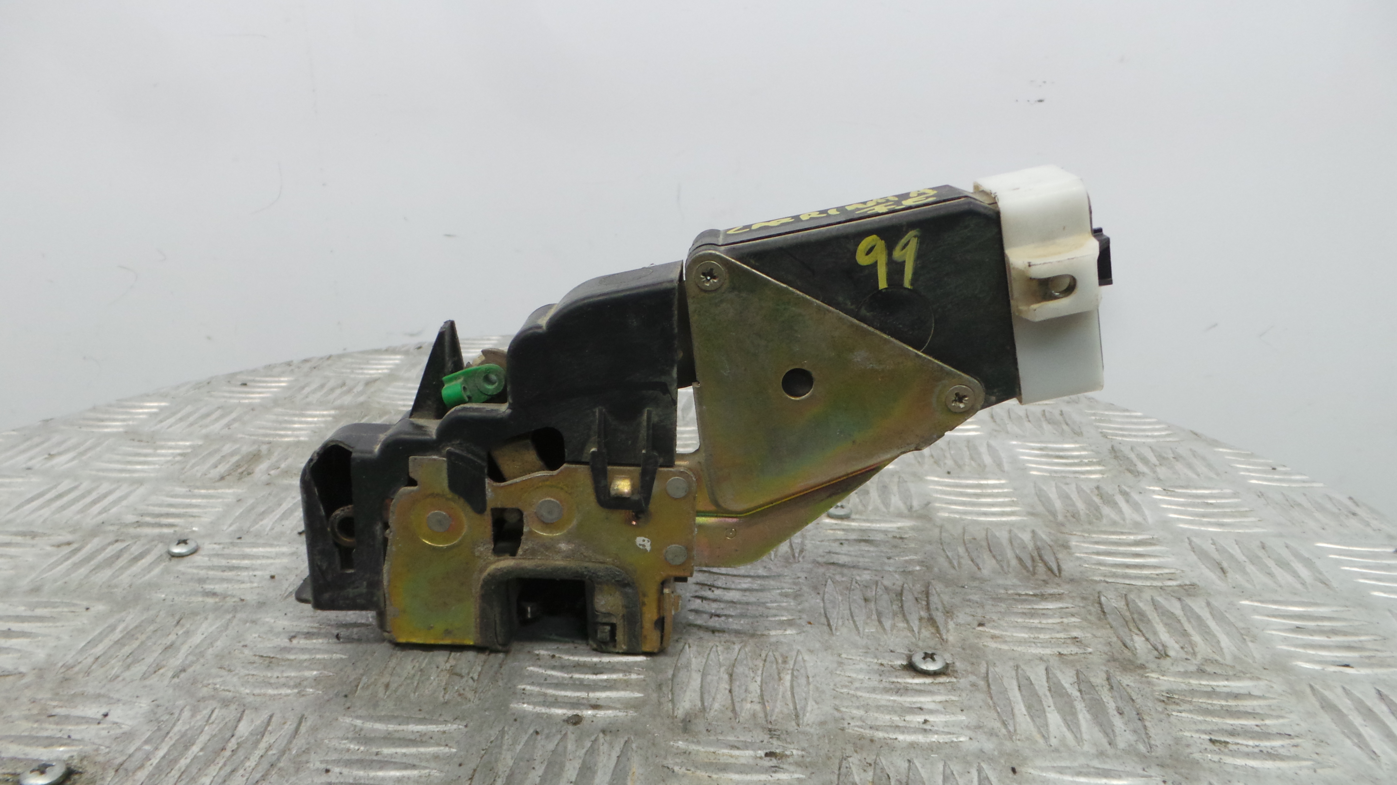 Fecho da Porta Frente Esq 30850804 - VOLVO V40 Combi (645)-37081320 Fecho da Porta Frente Esq 30850804 - VOLVO V40 Combi (645)-37081320