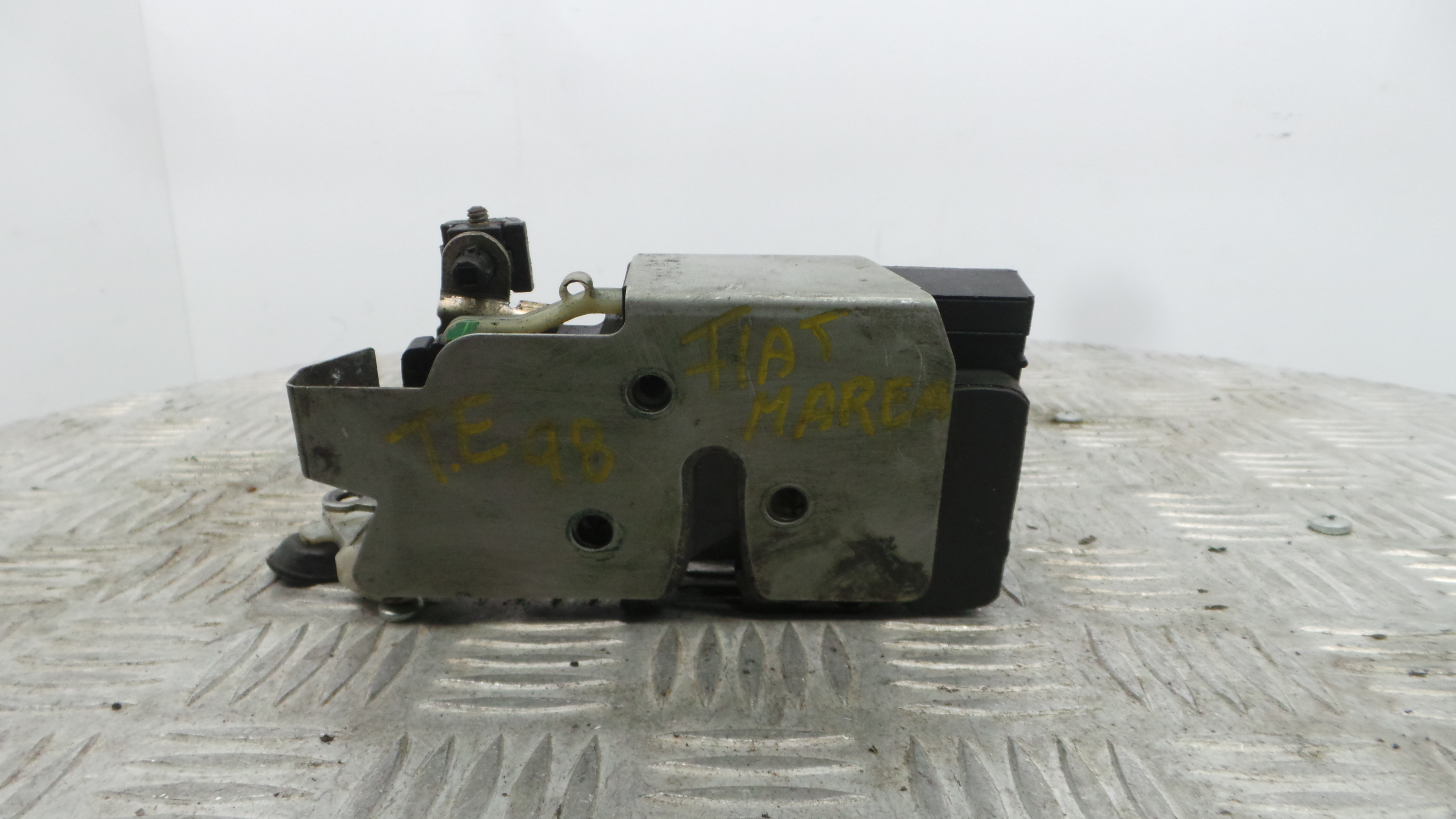 Fecho da Porta Trás Esq  - FIAT MAREA Weekend (185_)-37081470