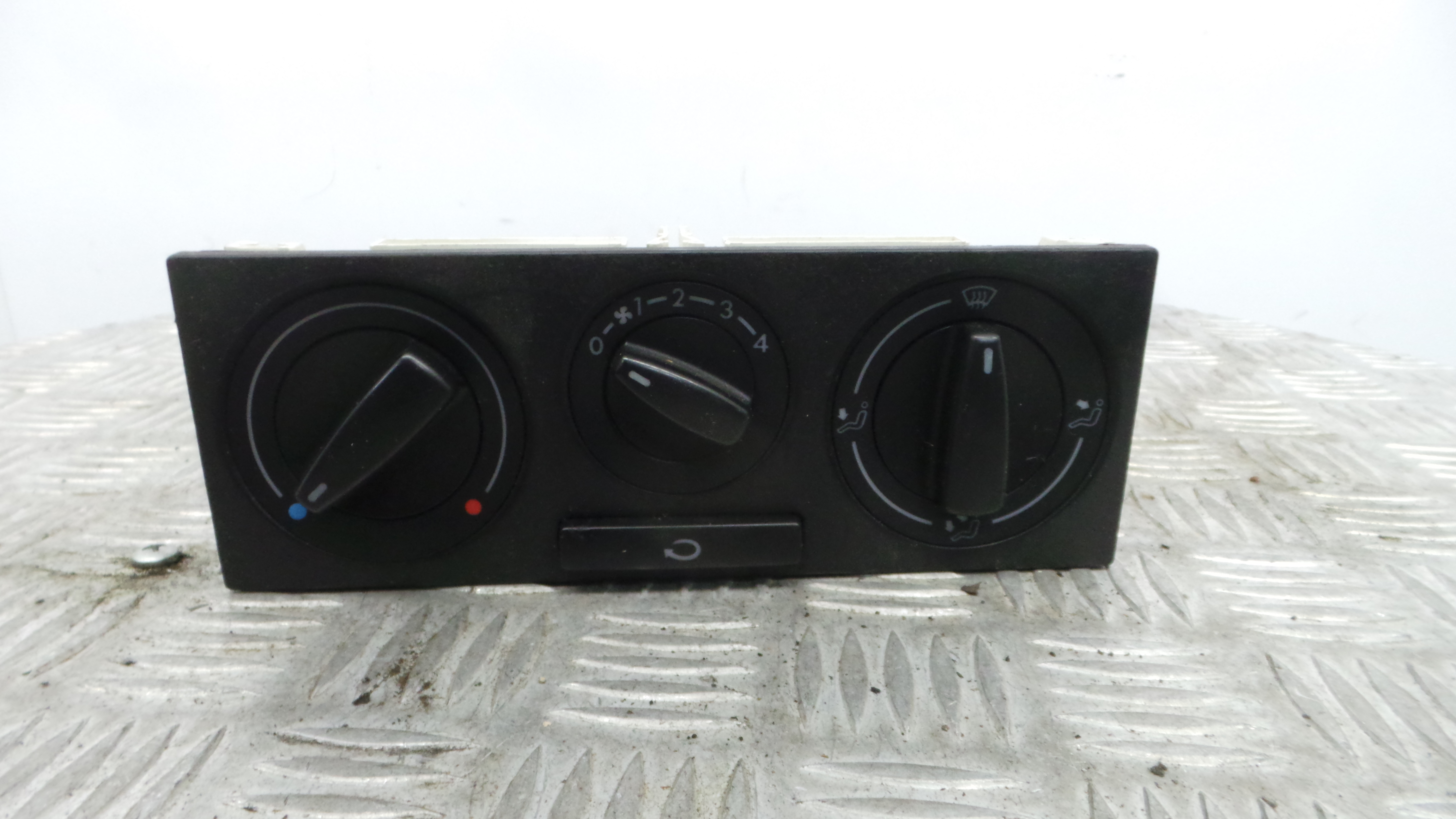 Comando da Sofagem / Climatronic 1J0819045F - VW GOLF IV (1J1), GOLF Mk IV (1J1)-37089464