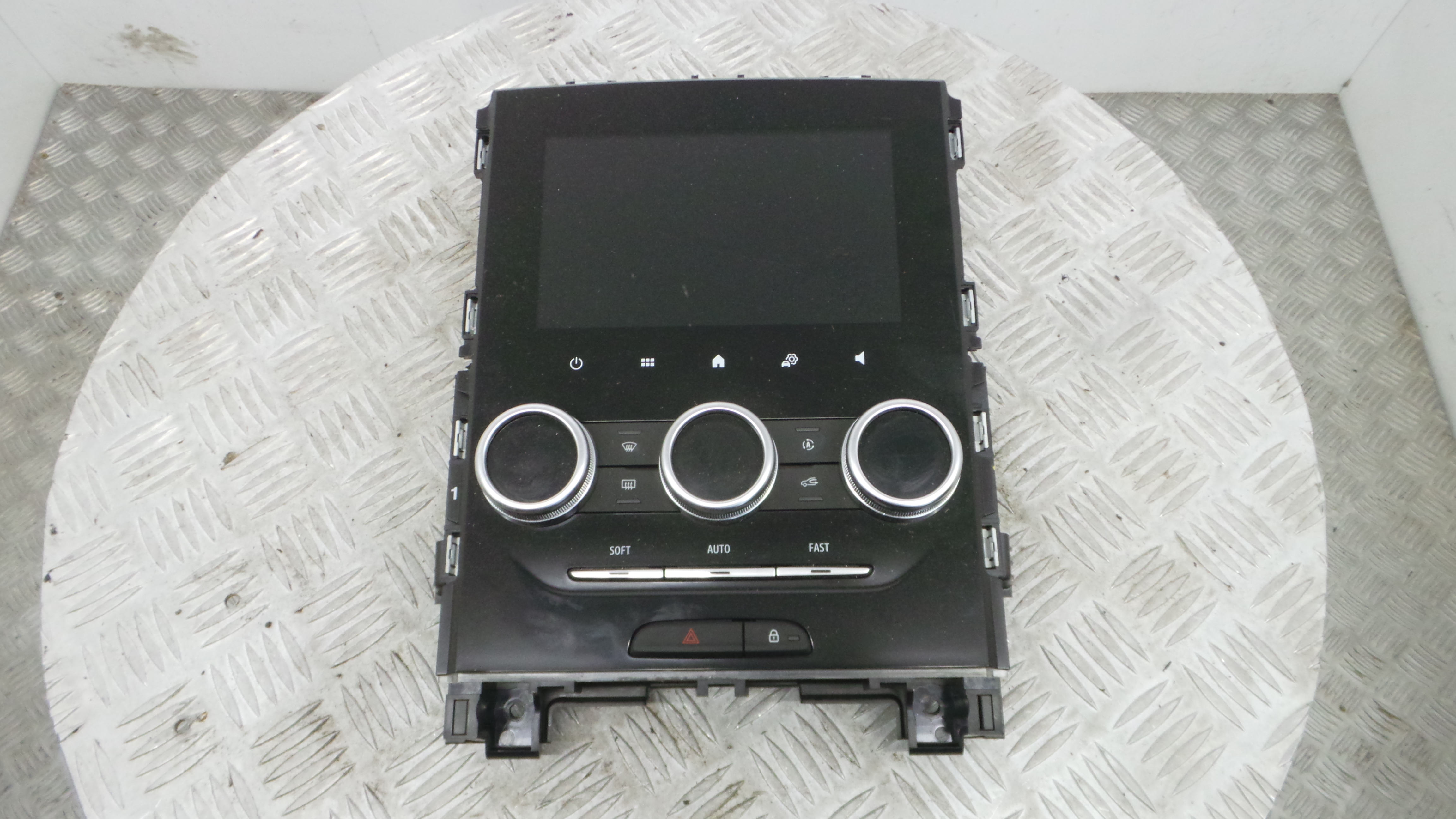 Display do Ar Condicionado / Rádio / GPS / DVD 681833236R - RENAULT MEGANE IV Hatchback (B9A/M/N_)-37089514 Display do Ar Condicionado / Rádio / GPS / DVD 681833236R - RENAULT MEGANE IV Hatchback (B9A/M/N_)-37089514