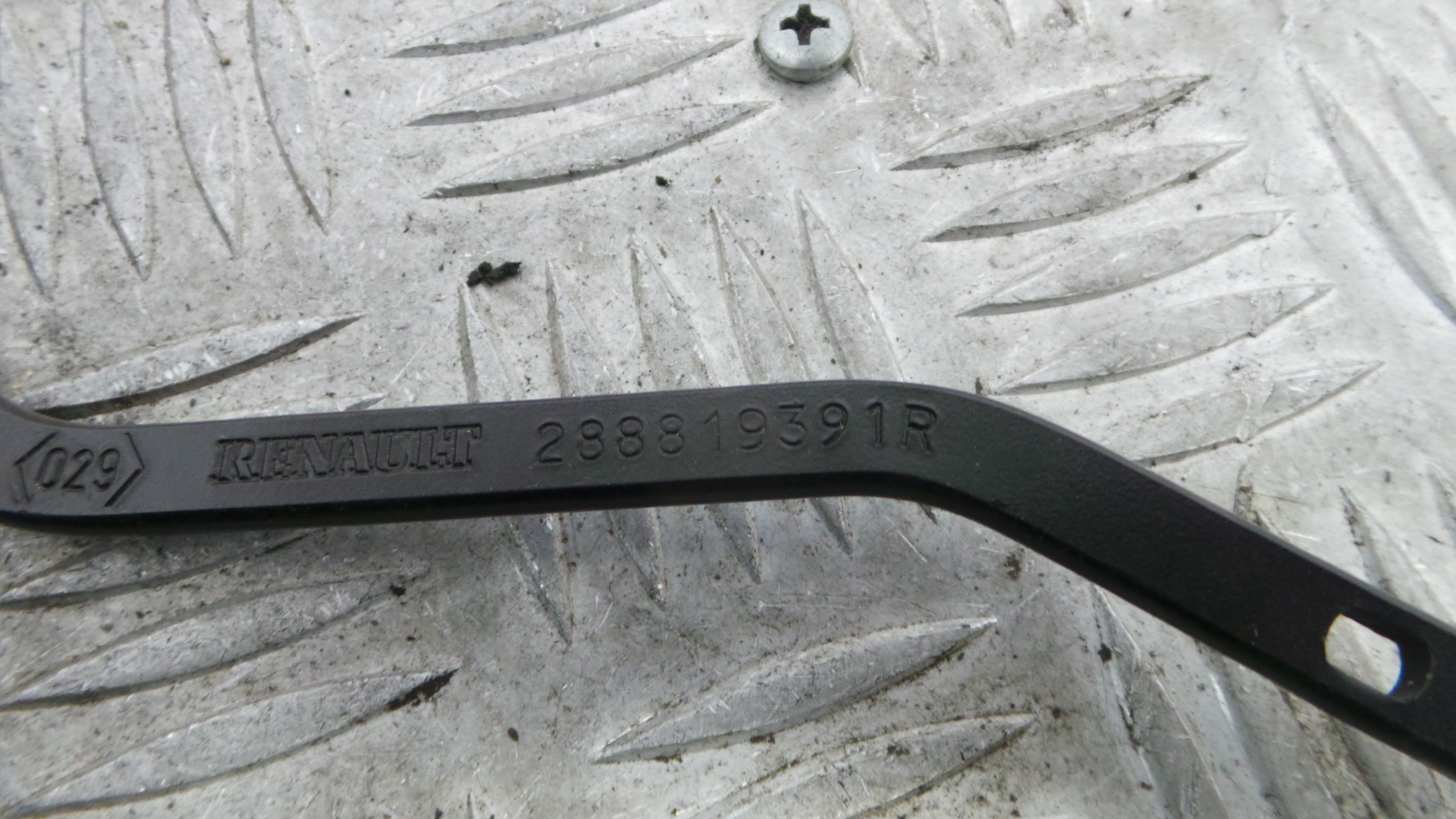 Braço Do Limpa-vidros 288861068R - RENAULT MEGANE IV Hatchback (B9A/M/N_)-37089610