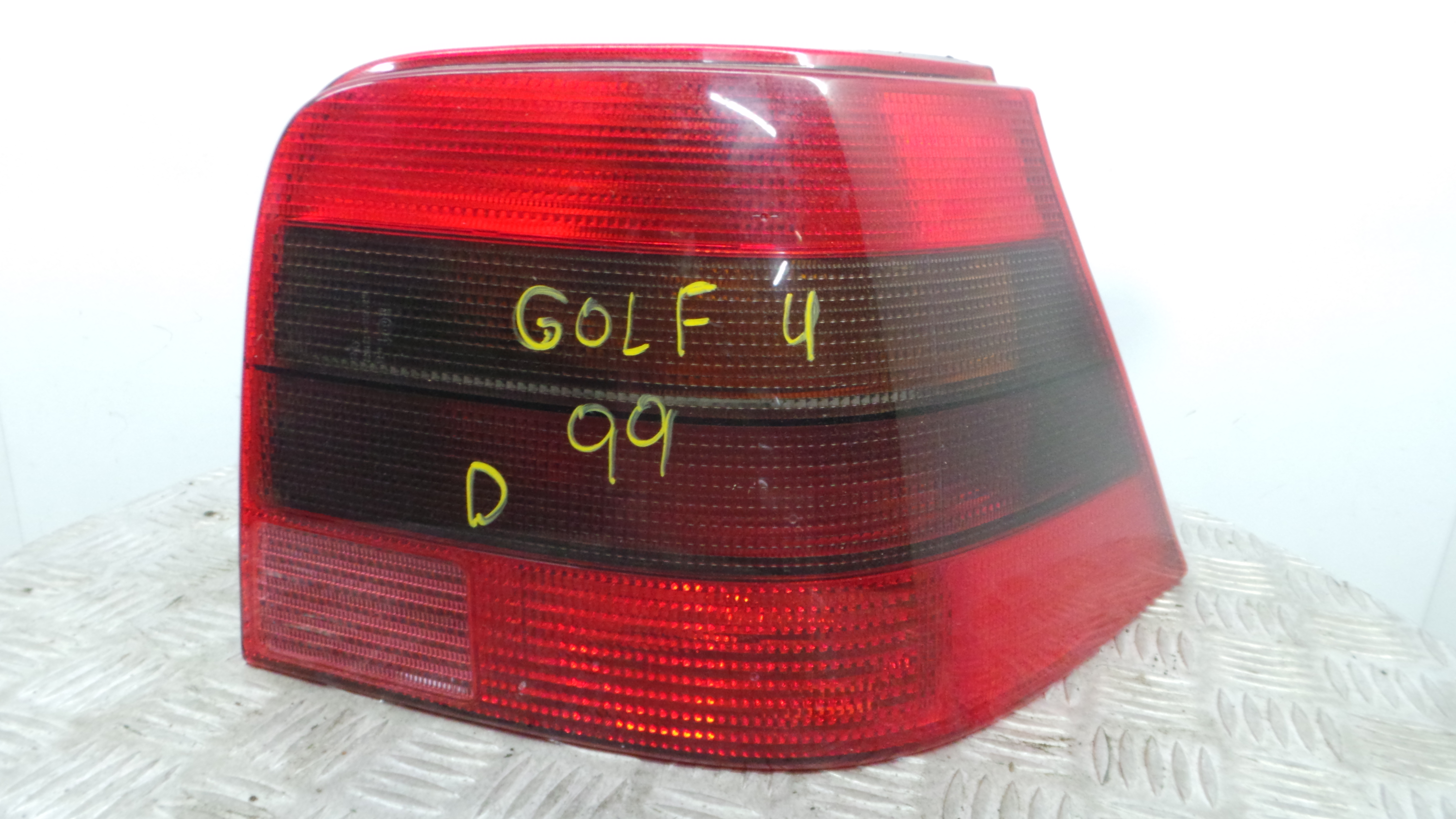 Farolim Stop Dto 1J6945096T - VW GOLF IV (1J1), GOLF Mk IV (1J1)-37089622 Farolim Stop Dto 1J6945096T - VW GOLF IV (1J1), GOLF Mk IV (1J1)-37089622
