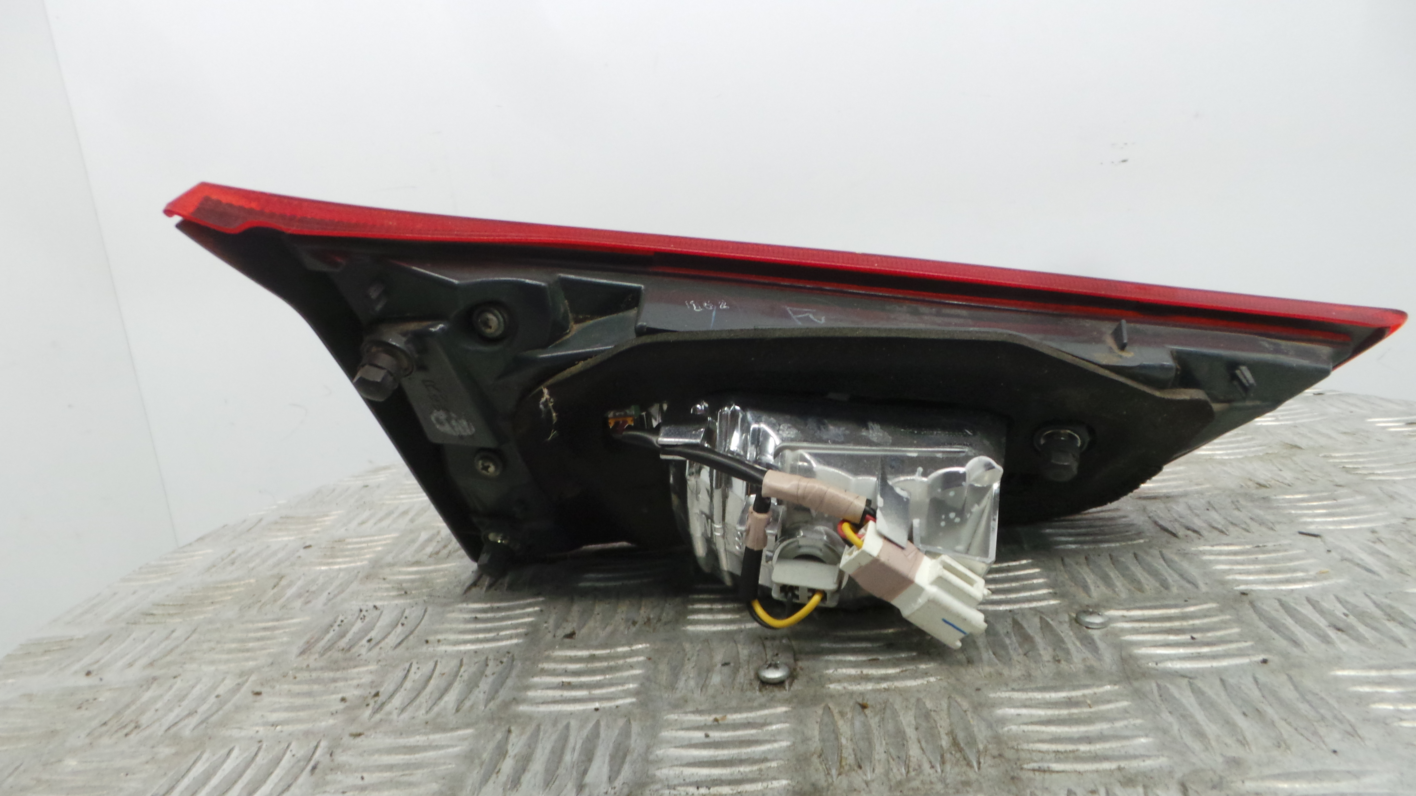 Farolim Mala Trás Dto KOITO 02-354 - TOYOTA AURIS Combi (_E18_)-37089626