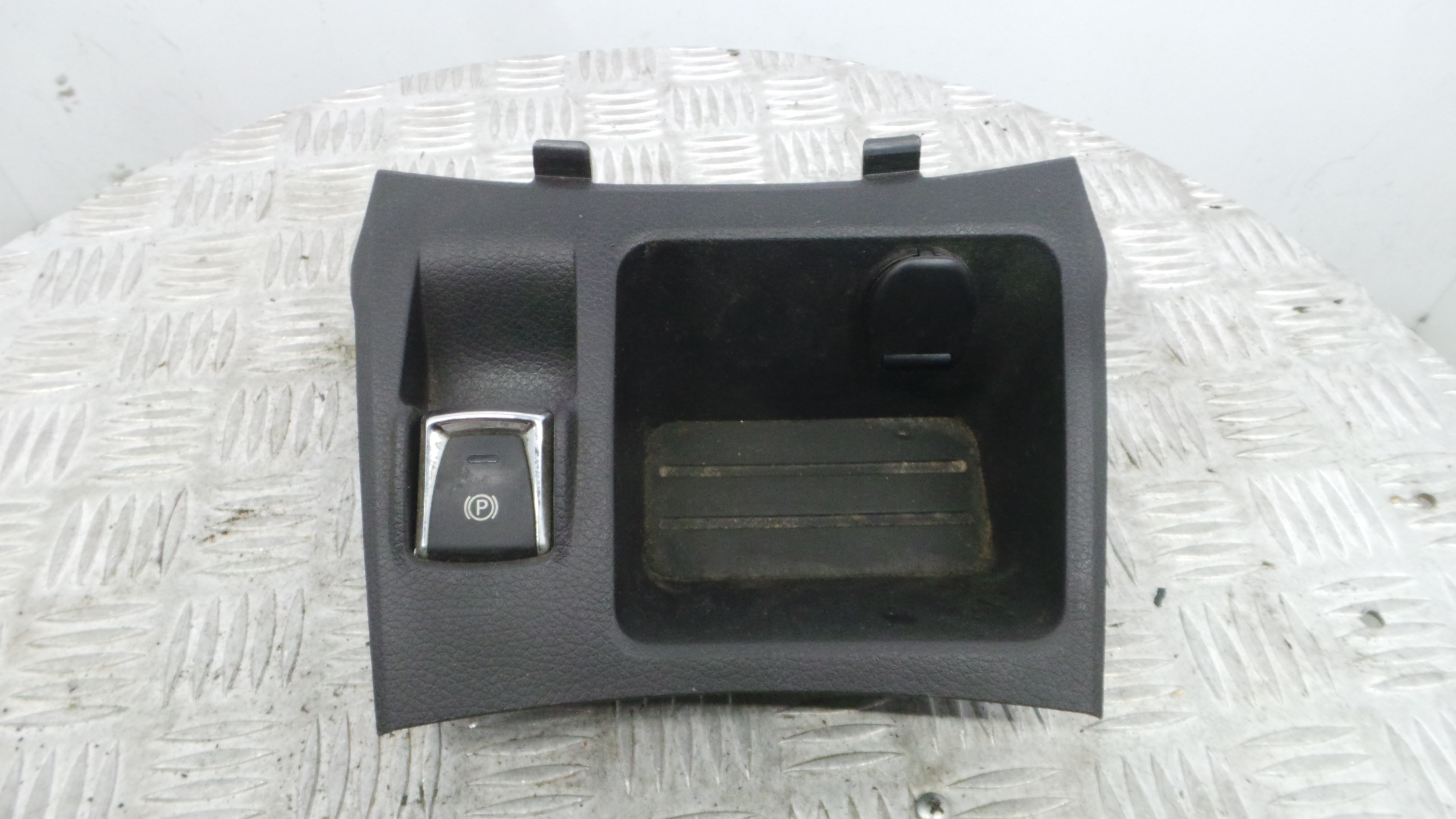 Interruptor De Travão 969XC-4EH0A - NISSAN QASHQAI II SUV (J11, J11_)-37089813 Interruptor De Travão 969XC-4EH0A - NISSAN QASHQAI II SUV (J11, J11_)-37089813