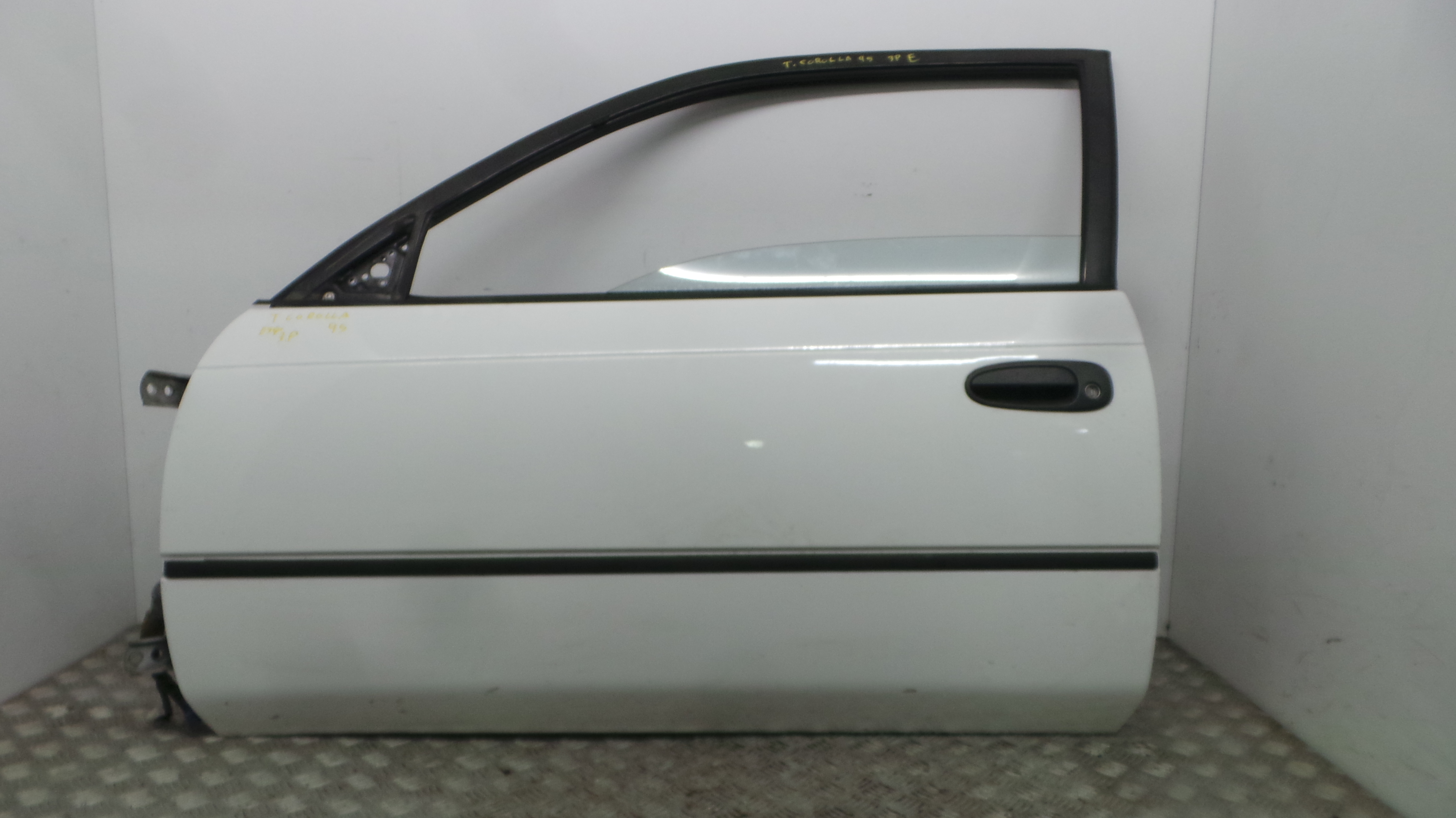 Porta Esq  - TOYOTA COROLLA (_E10_)-37091872