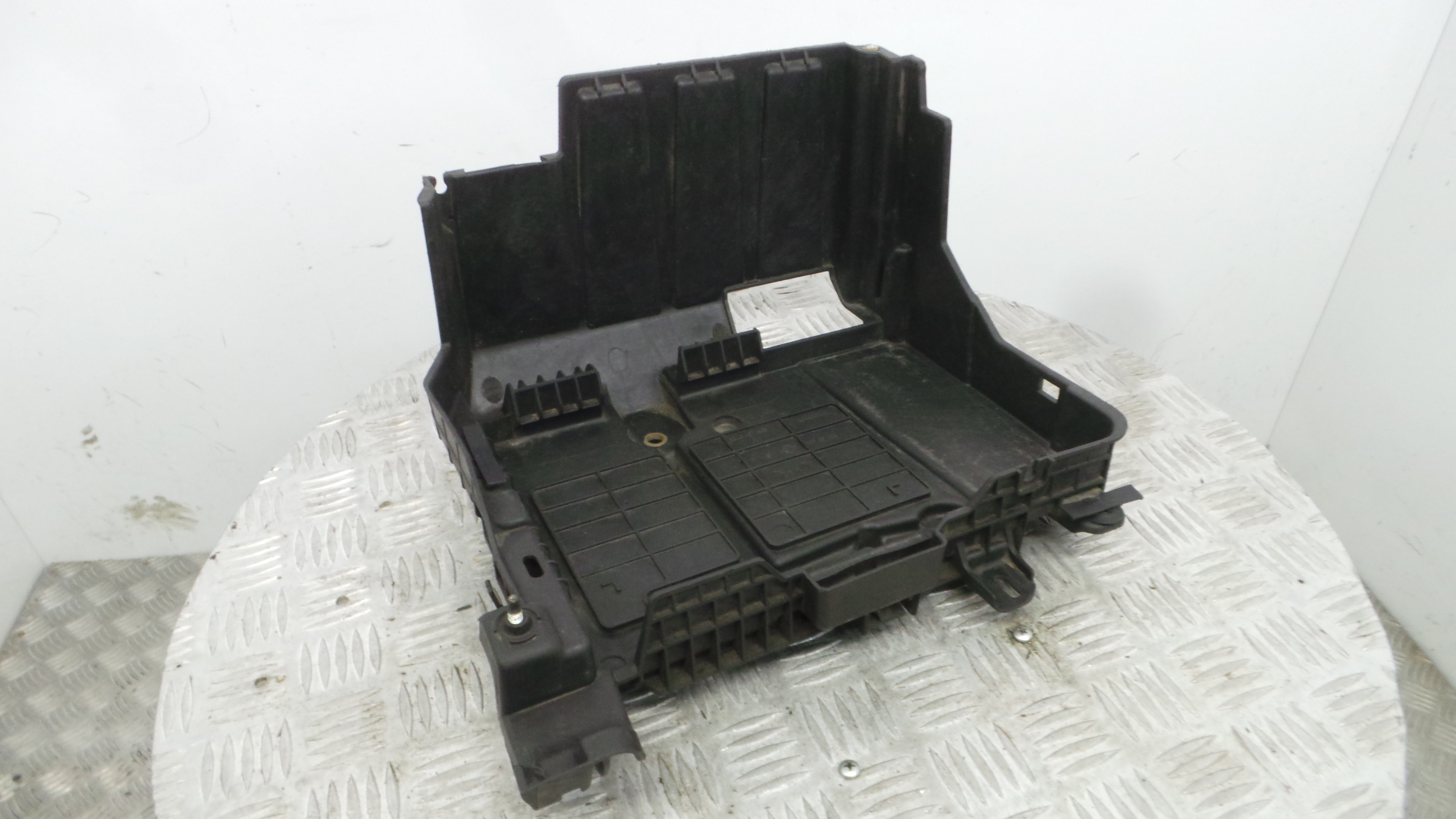 Base da Bateria 8200467409A - RENAULT MEGANE II (BM0/1_, CM0/1_)-37095535 Base da Bateria 8200467409A - RENAULT MEGANE II (BM0/1_, CM0/1_)-37095535