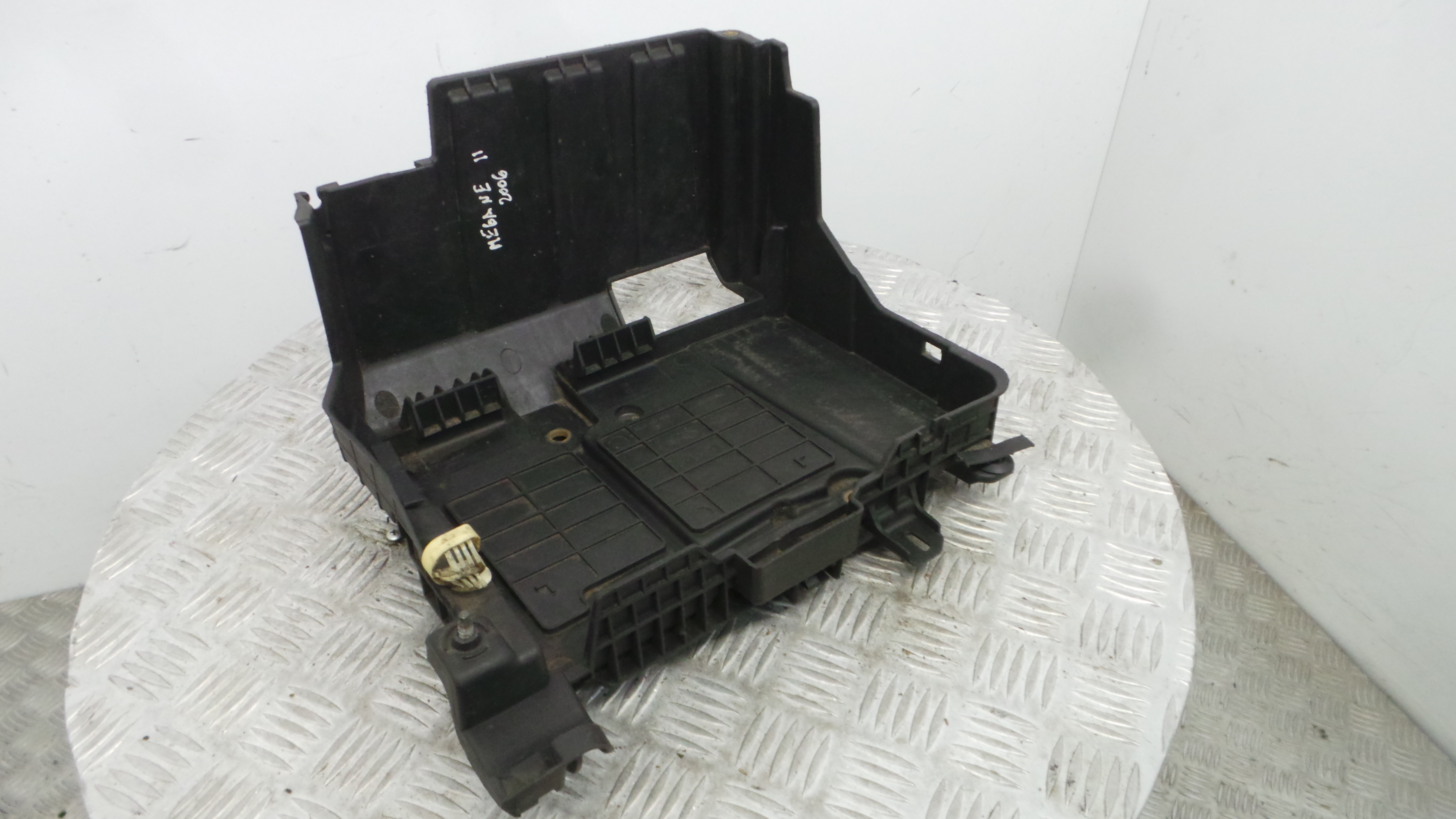 Base da Bateria 8200467409B - RENAULT MEGANE II (BM0/1_, CM0/1_)-37095559 Base da Bateria 8200467409B - RENAULT MEGANE II (BM0/1_, CM0/1_)-37095559