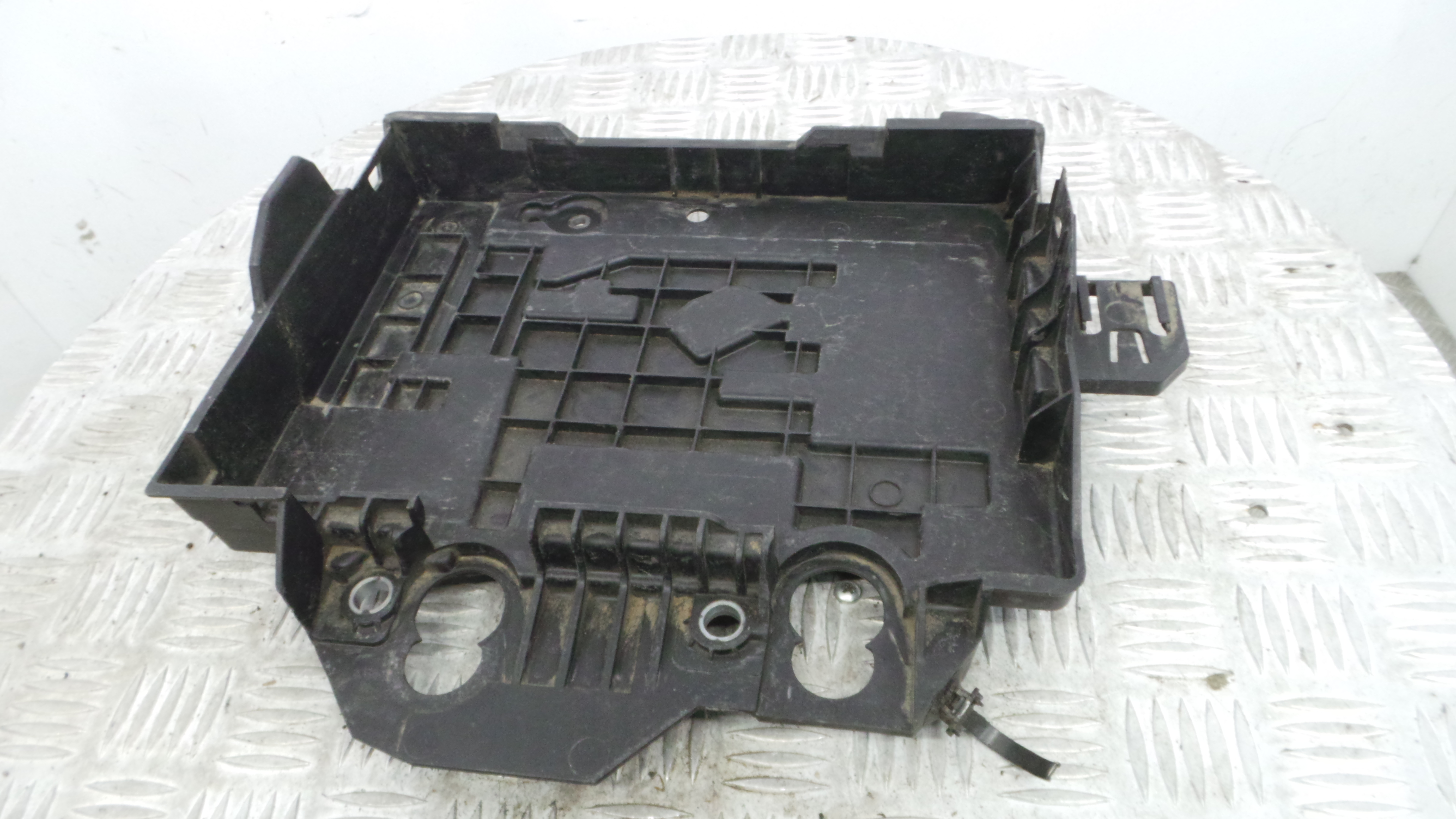 Base da Bateria 8200314273B - RENAULT CLIO III (BR0/1, CR0/1)-37095874 Base da Bateria 8200314273B - RENAULT CLIO III (BR0/1, CR0/1)-37095874