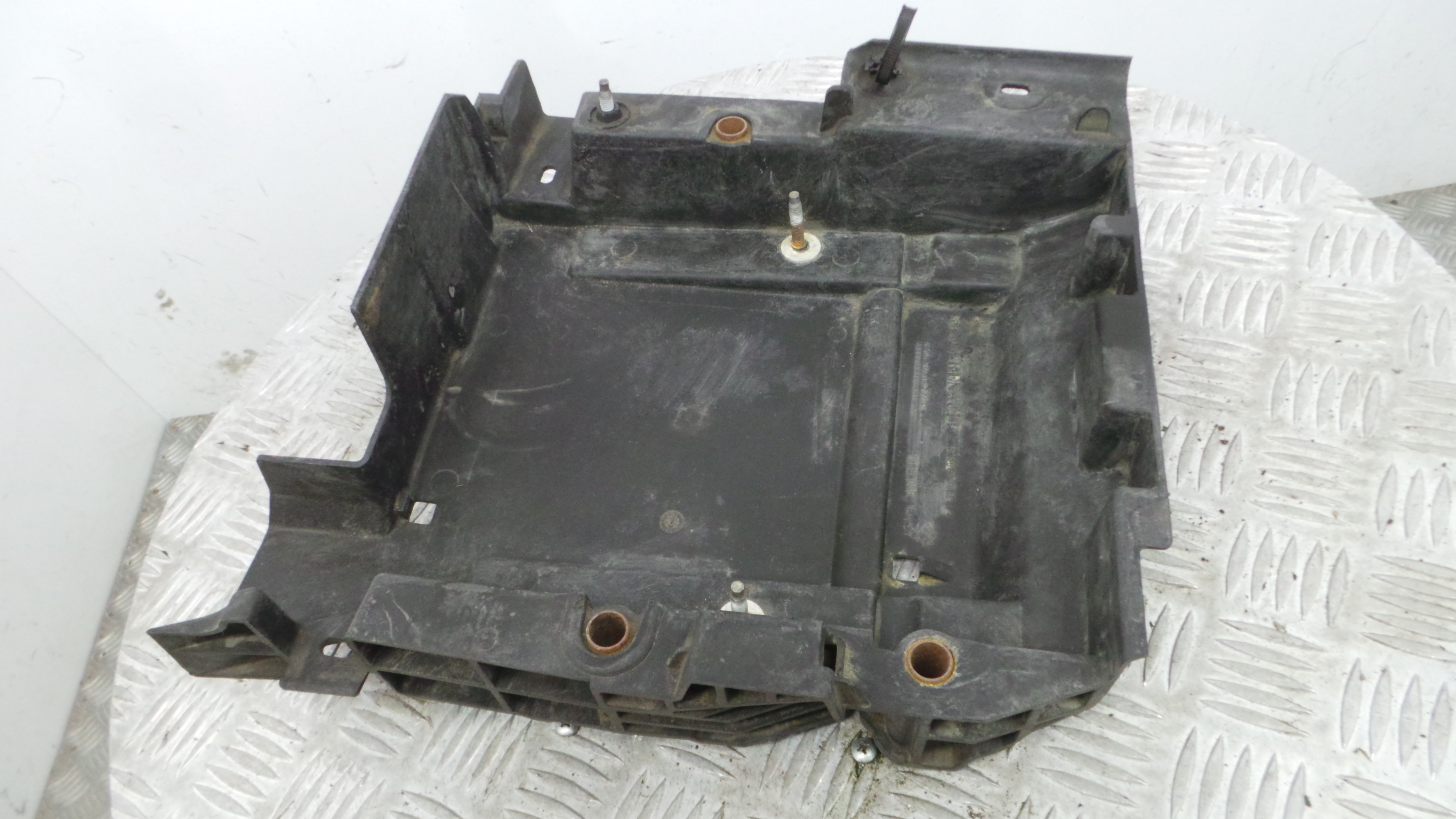 Base da Bateria 8200003065G - RENAULT LAGUNA II (BG0/1_)-37095905 Base da Bateria 8200003065G - RENAULT LAGUNA II (BG0/1_)-37095905