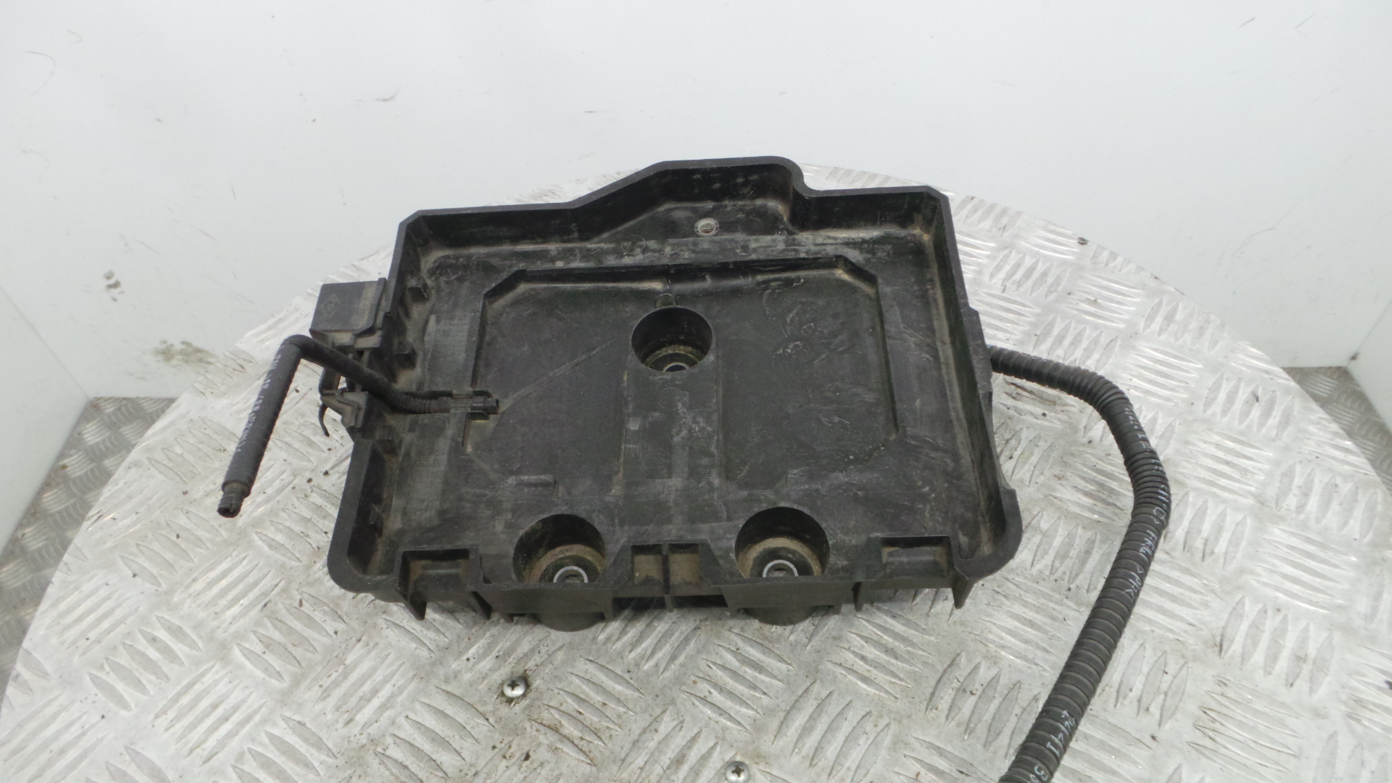 Base da Bateria 648949124R - RENAULT TWINGO III (BCM_, BCA_)-37095914 Base da Bateria 648949124R - RENAULT TWINGO III (BCM_, BCA_)-37095914