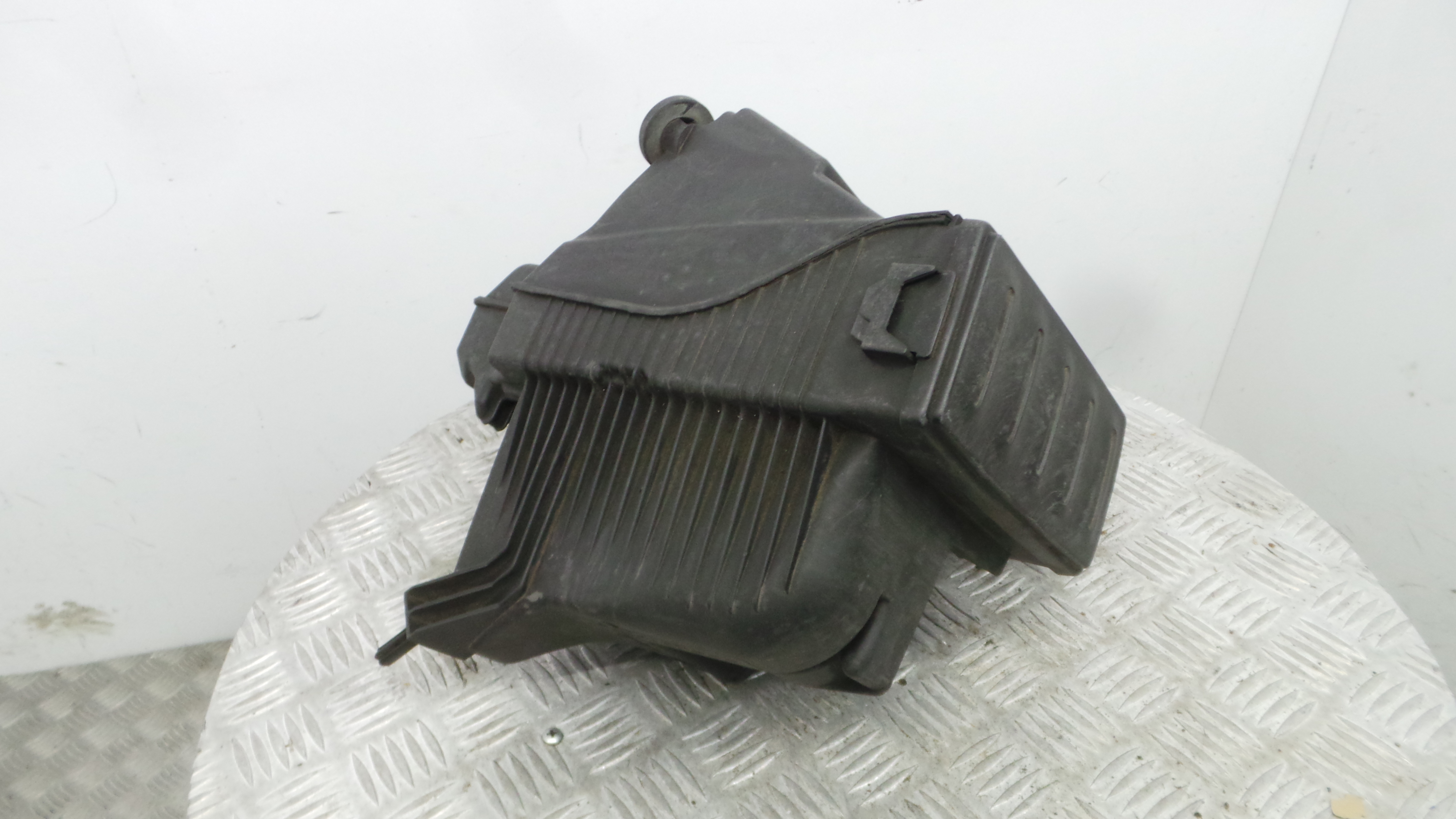 Caixa Filtro de Ar  8200725183A - RENAULT CLIO III (BR0/1, CR0/1)-37096066