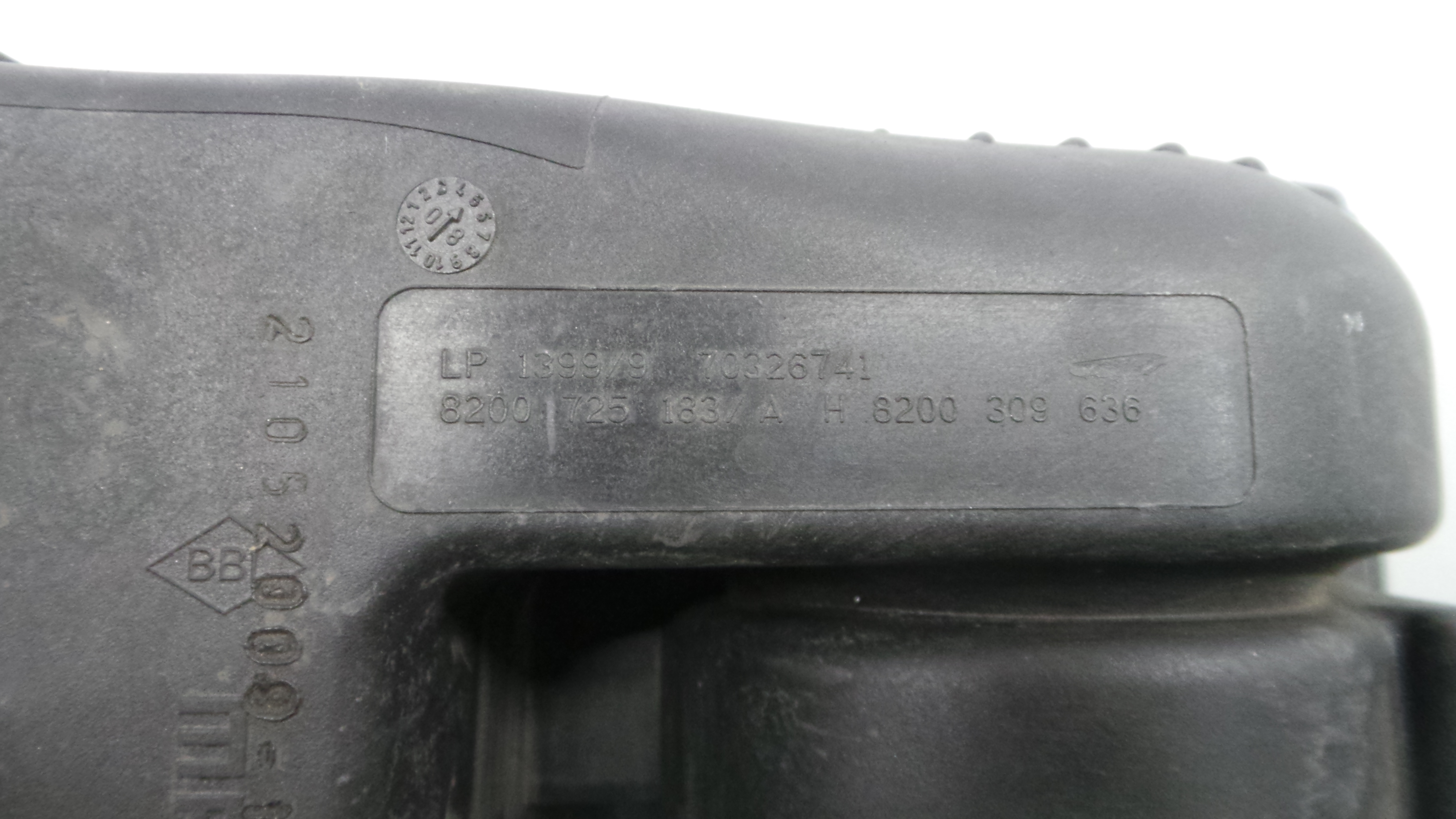 Caixa Filtro de Ar  8200725183A - RENAULT CLIO III (BR0/1, CR0/1)-37096066