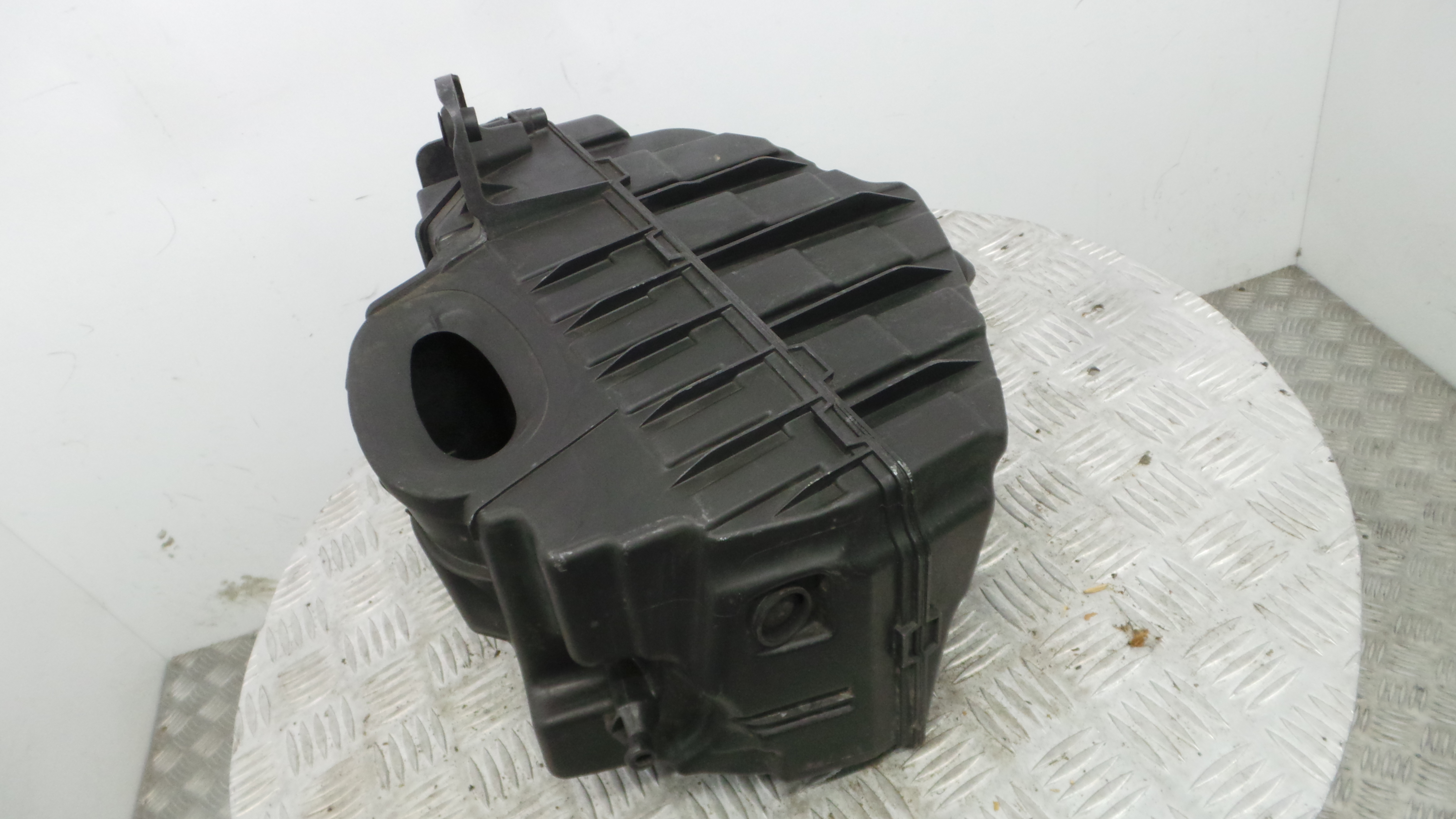 Caixa Filtro de Ar 8200947663A - RENAULT MEGANE III Hatchback (BZ0/1_, B3_)-37096085