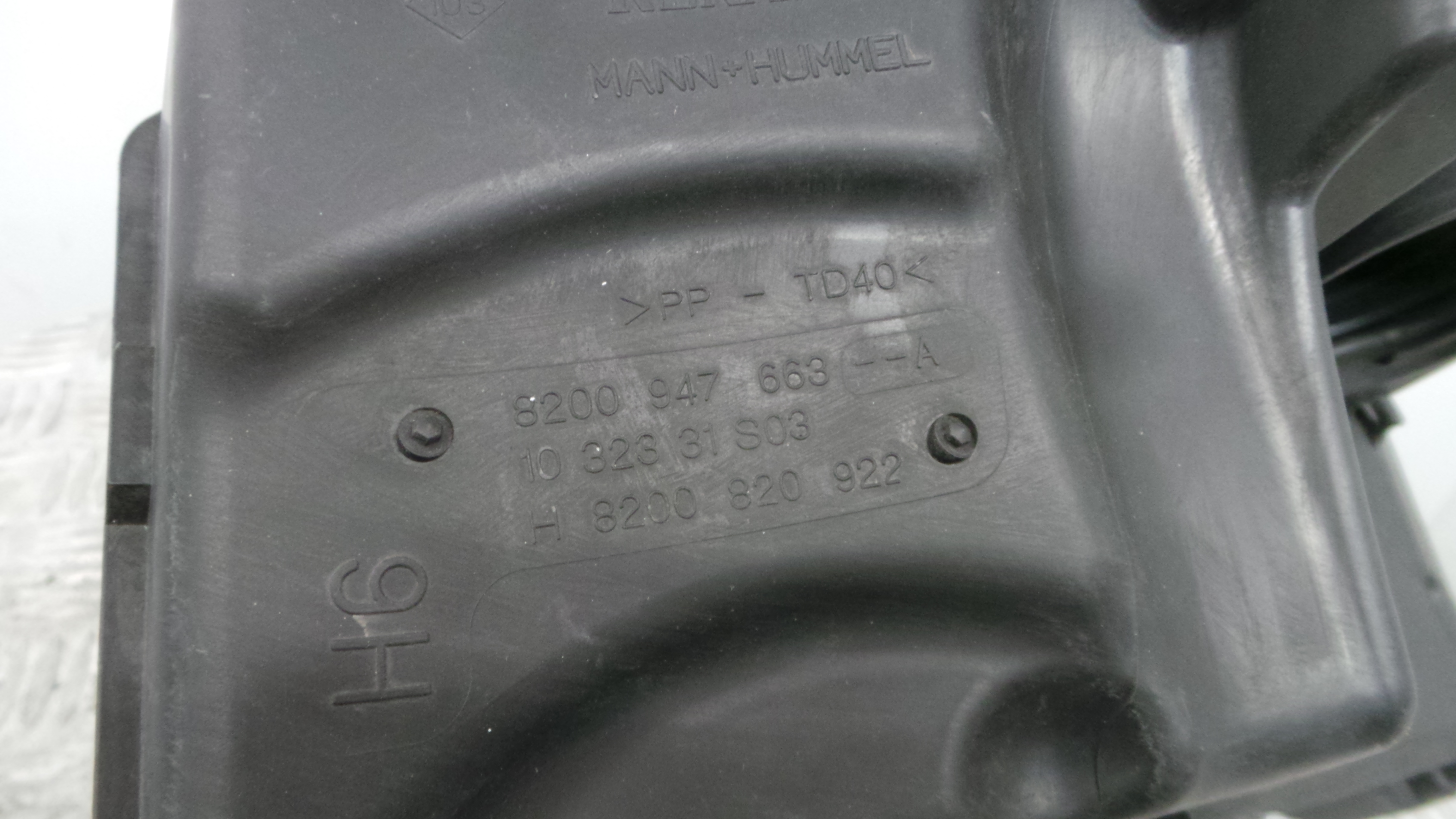 Caixa Filtro de Ar 8200947663A - RENAULT MEGANE III Hatchback (BZ0/1_, B3_)-37096085