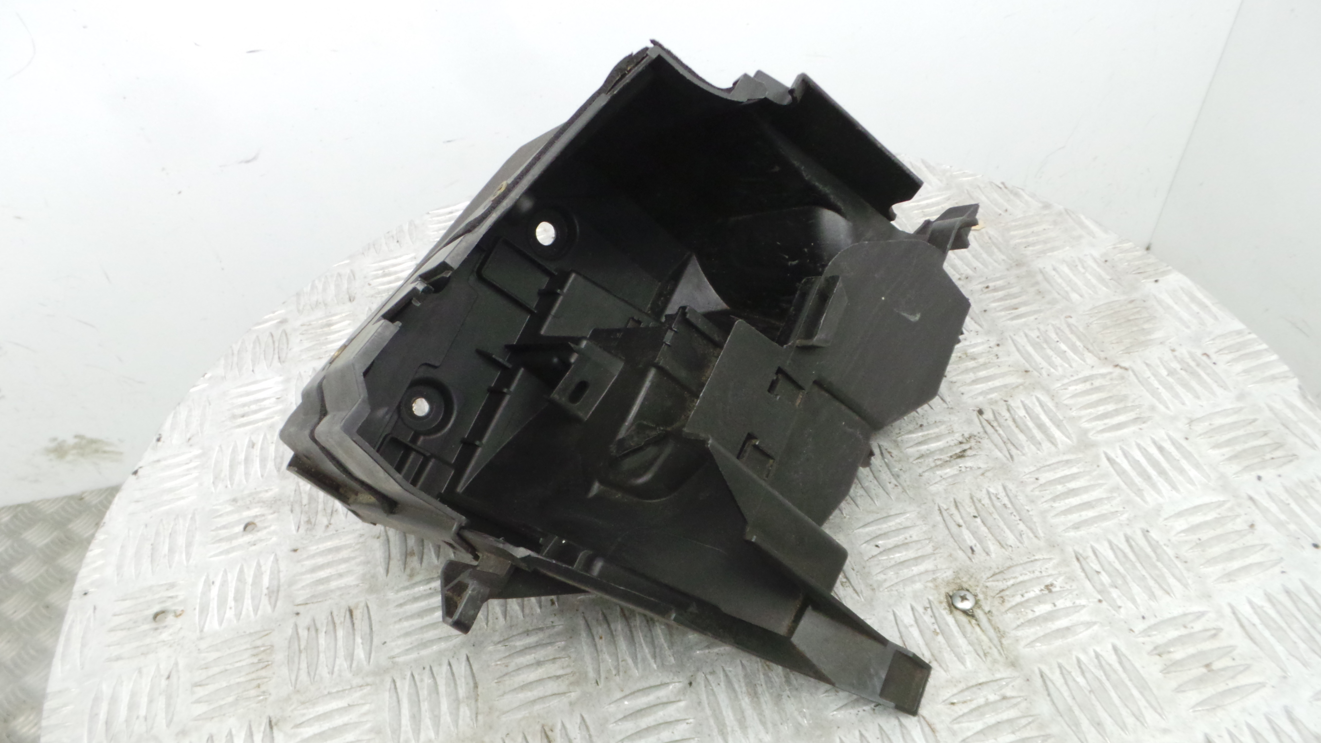 Caixa de Fusiveis 8200356340 - RENAULT KANGOO / GRAND KANGOO II (KW0/1_)-37096115 Caixa de Fusiveis 8200356340 - RENAULT KANGOO / GRAND KANGOO II (KW0/1_)-37096115