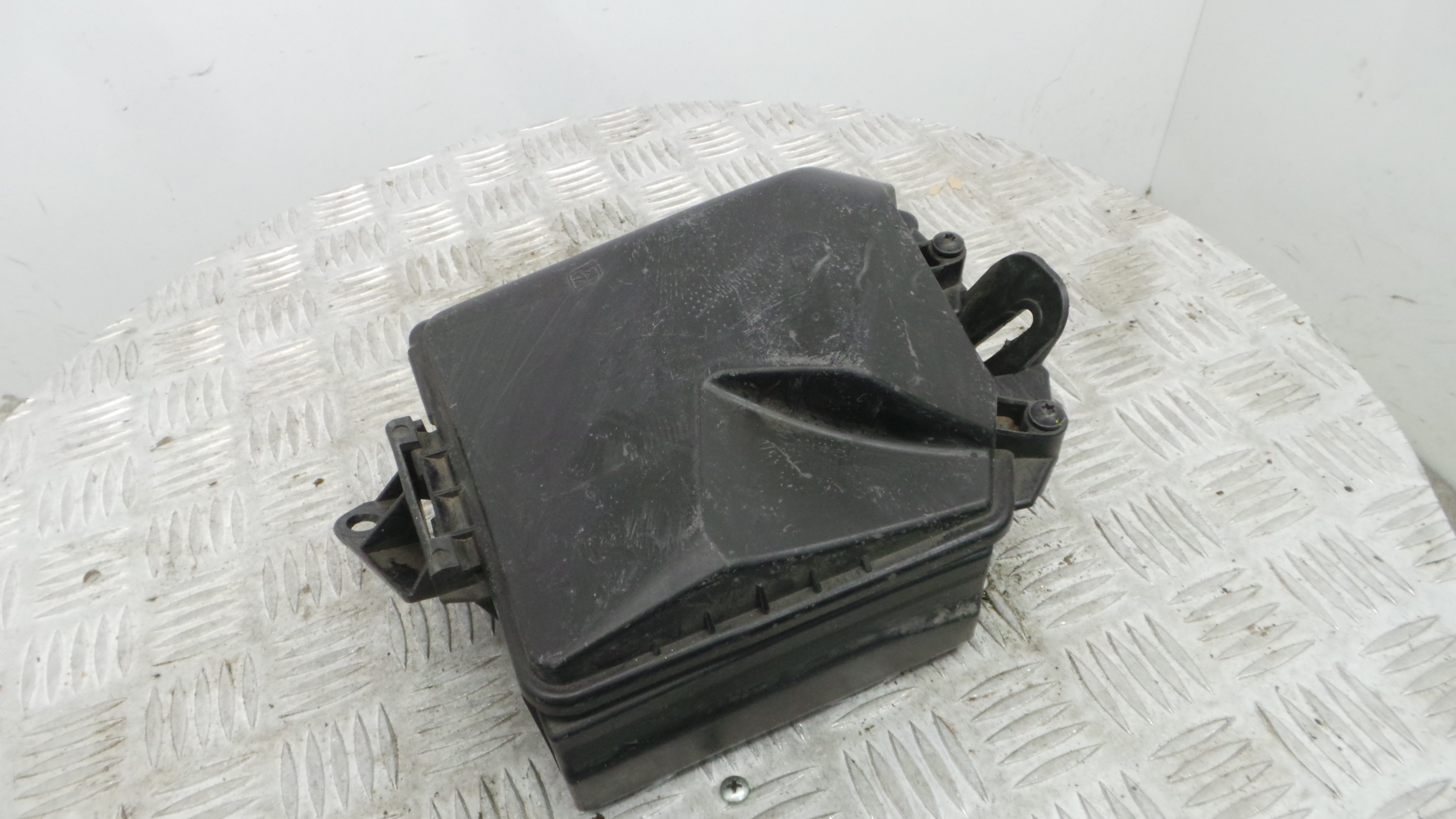 Caixa de Fusiveis 8200587123A - RENAULT CLIO III (BR0/1, CR0/1)-37100059 Caixa de Fusiveis 8200587123A - RENAULT CLIO III (BR0/1, CR0/1)-37100059