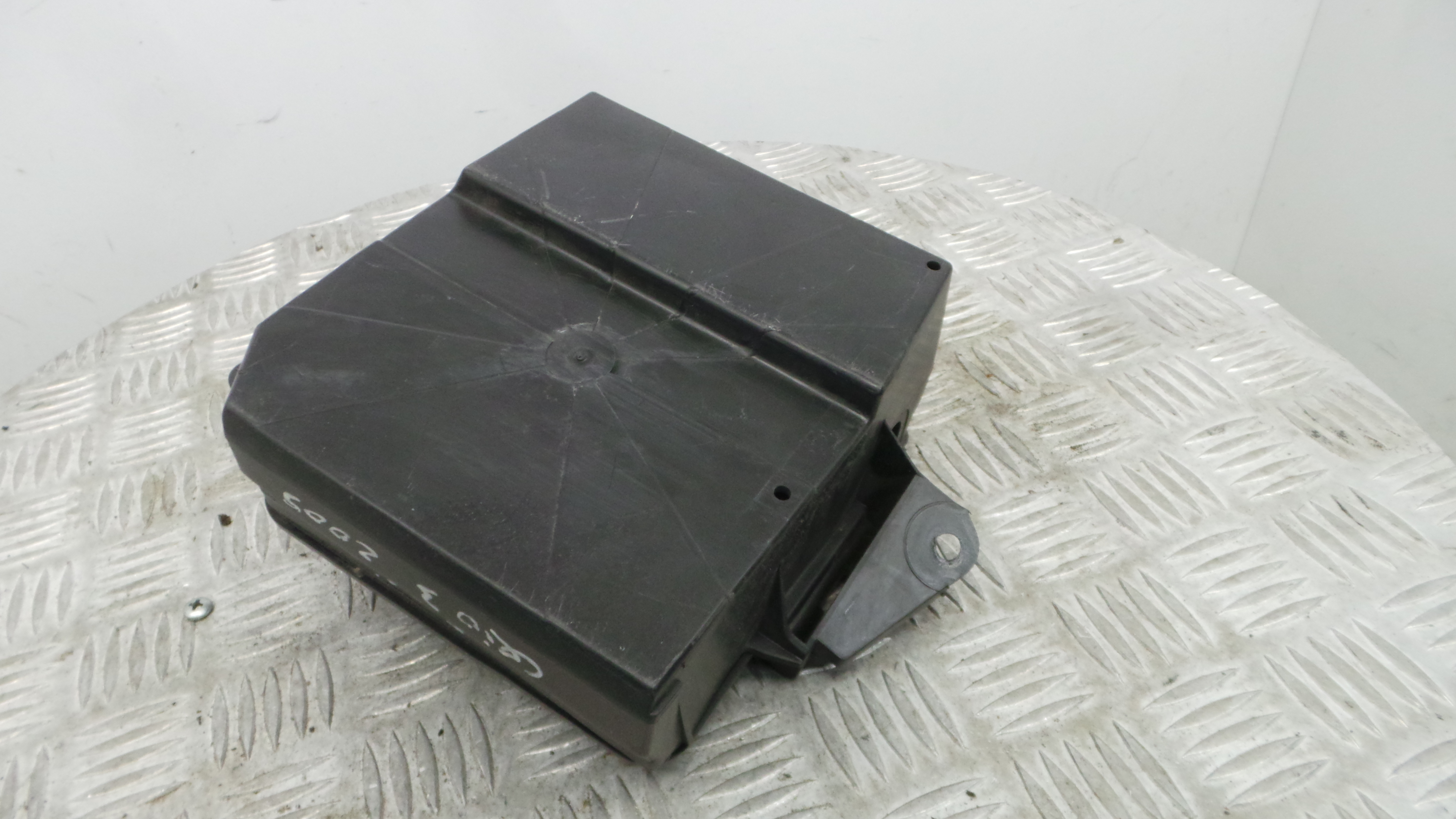 Caixa de Fusiveis 8200587123A - RENAULT CLIO III (BR0/1, CR0/1)-37100063