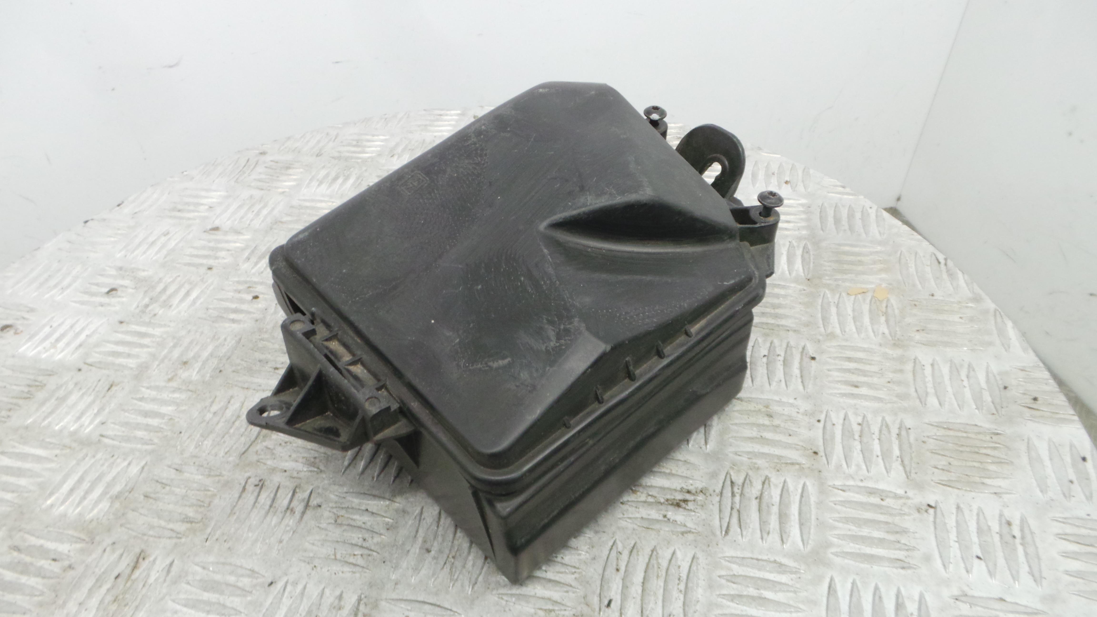 Caixa de Fusiveis 8200587123A - RENAULT CLIO III (BR0/1, CR0/1)-37100067 Caixa de Fusiveis 8200587123A - RENAULT CLIO III (BR0/1, CR0/1)-37100067