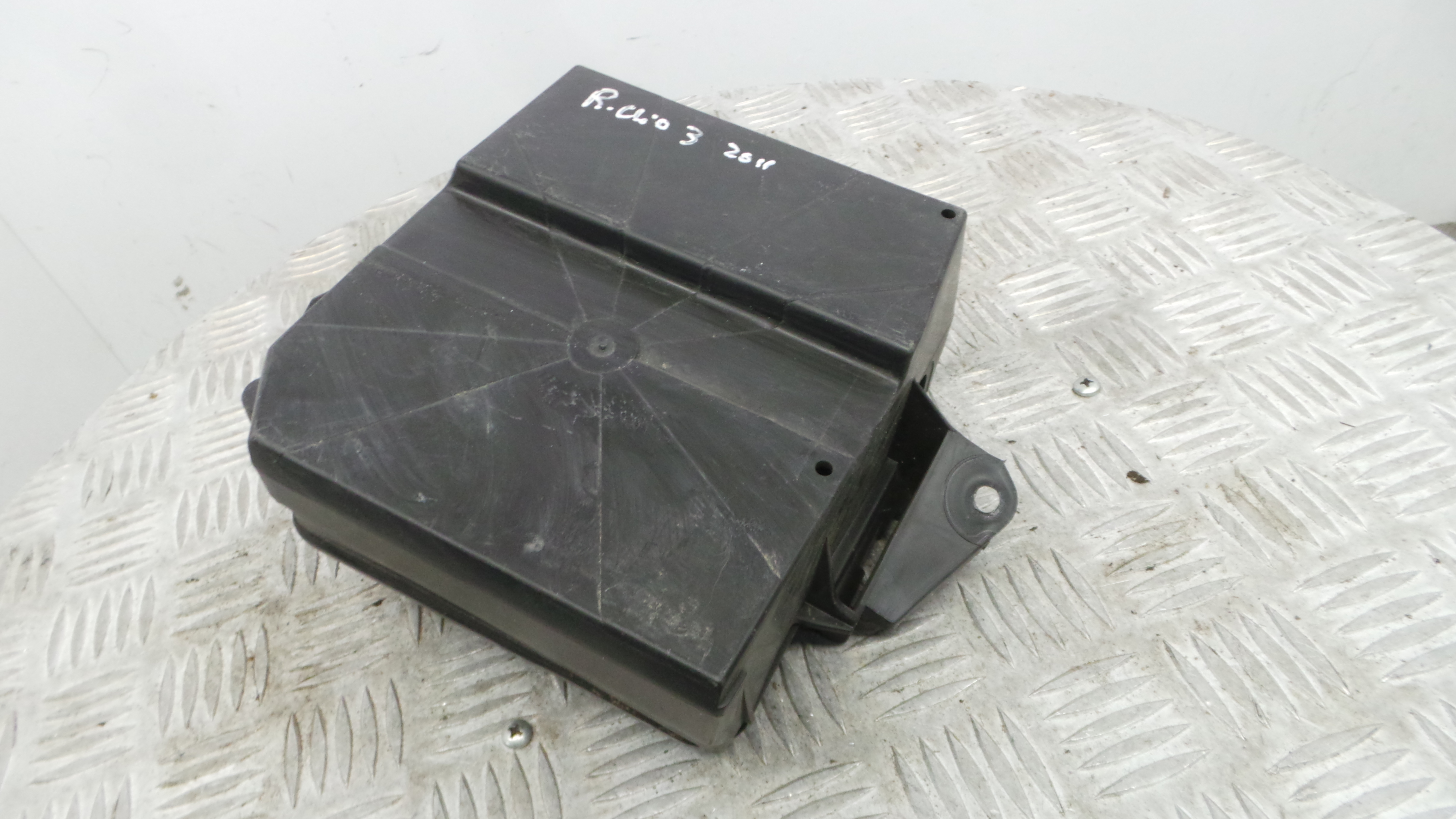 Caixa de Fusiveis 8200587123A - RENAULT CLIO III (BR0/1, CR0/1)-37100067