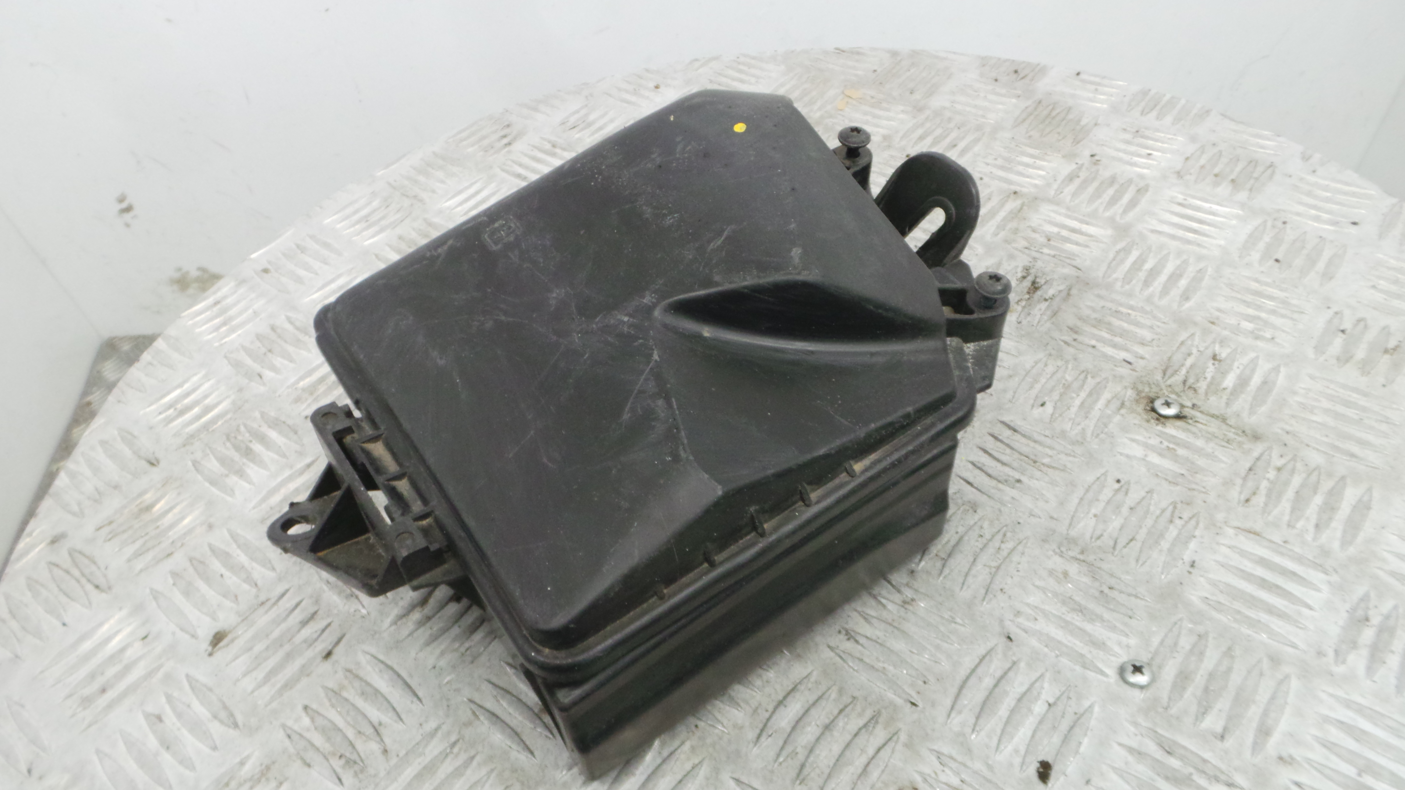Caixa de Fusiveis 8200587123A - RENAULT CLIO III (BR0/1, CR0/1)-37100071 Caixa de Fusiveis 8200587123A - RENAULT CLIO III (BR0/1, CR0/1)-37100071