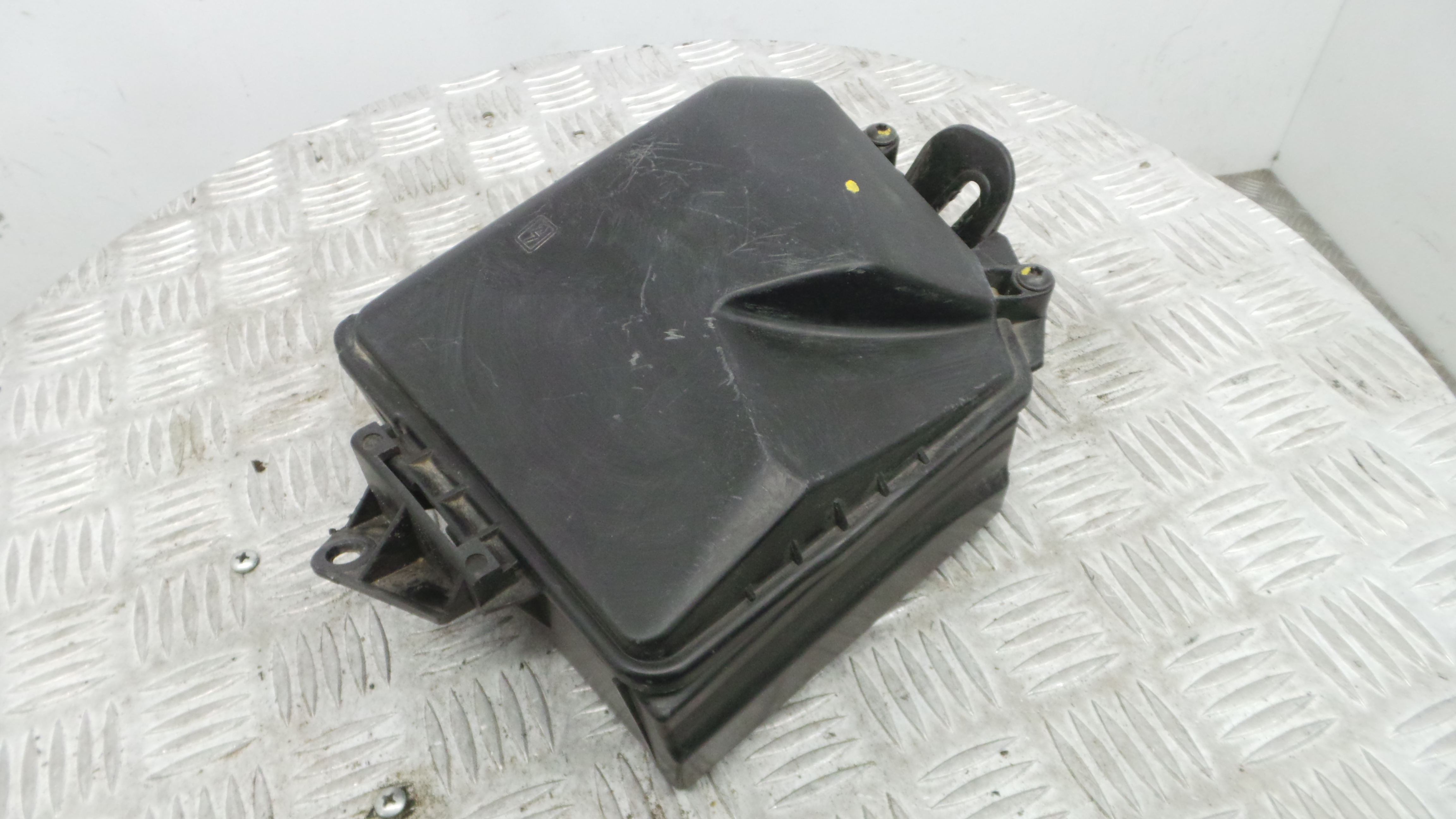 Caixa de Fusiveis 8200587123A - RENAULT CLIO III (BR0/1, CR0/1)-37100083 Caixa de Fusiveis 8200587123A - RENAULT CLIO III (BR0/1, CR0/1)-37100083