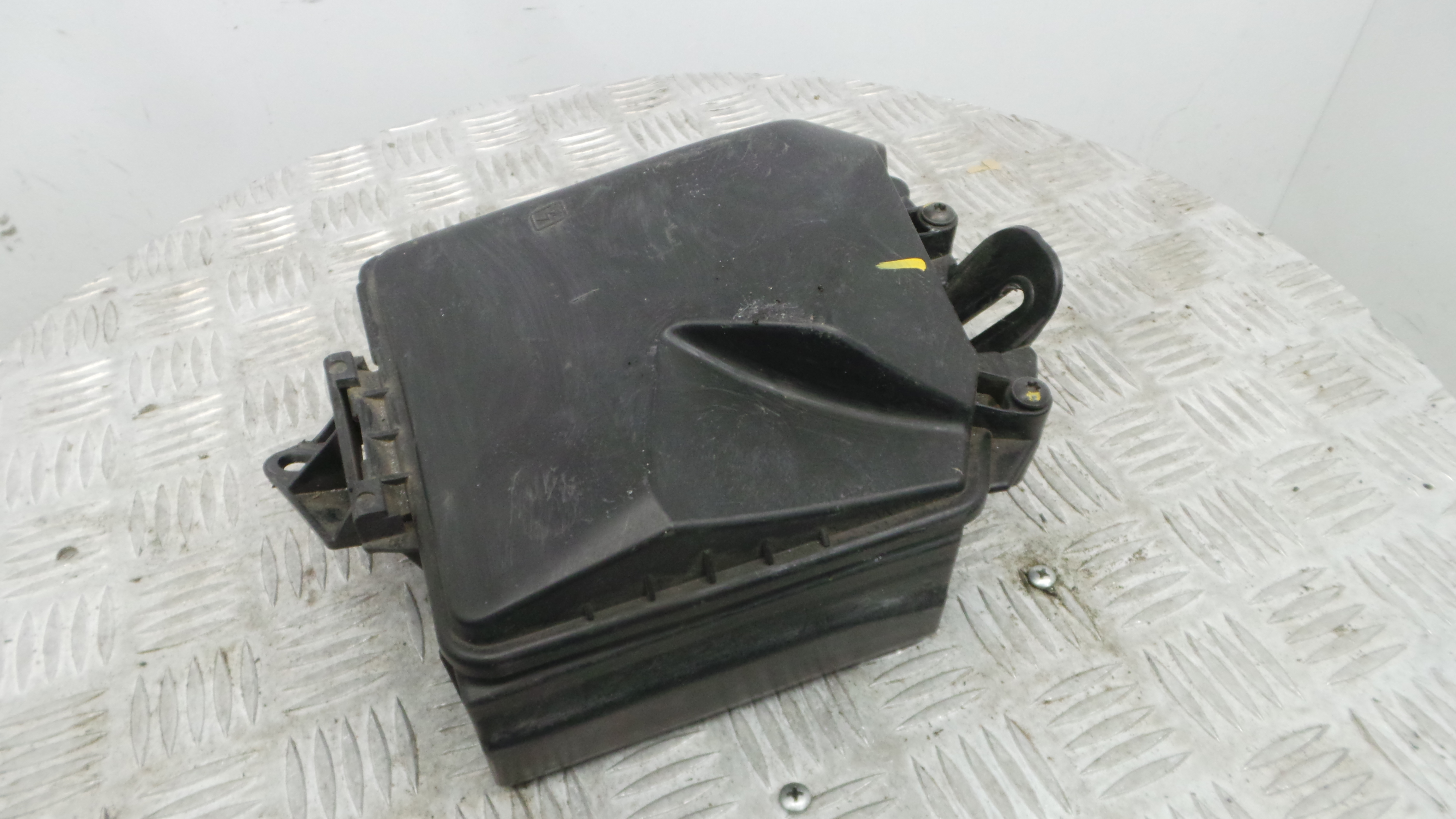 Caixa de Fusiveis 8200587123A - RENAULT CLIO III (BR0/1, CR0/1)-37100426 Caixa de Fusiveis 8200587123A - RENAULT CLIO III (BR0/1, CR0/1)-37100426