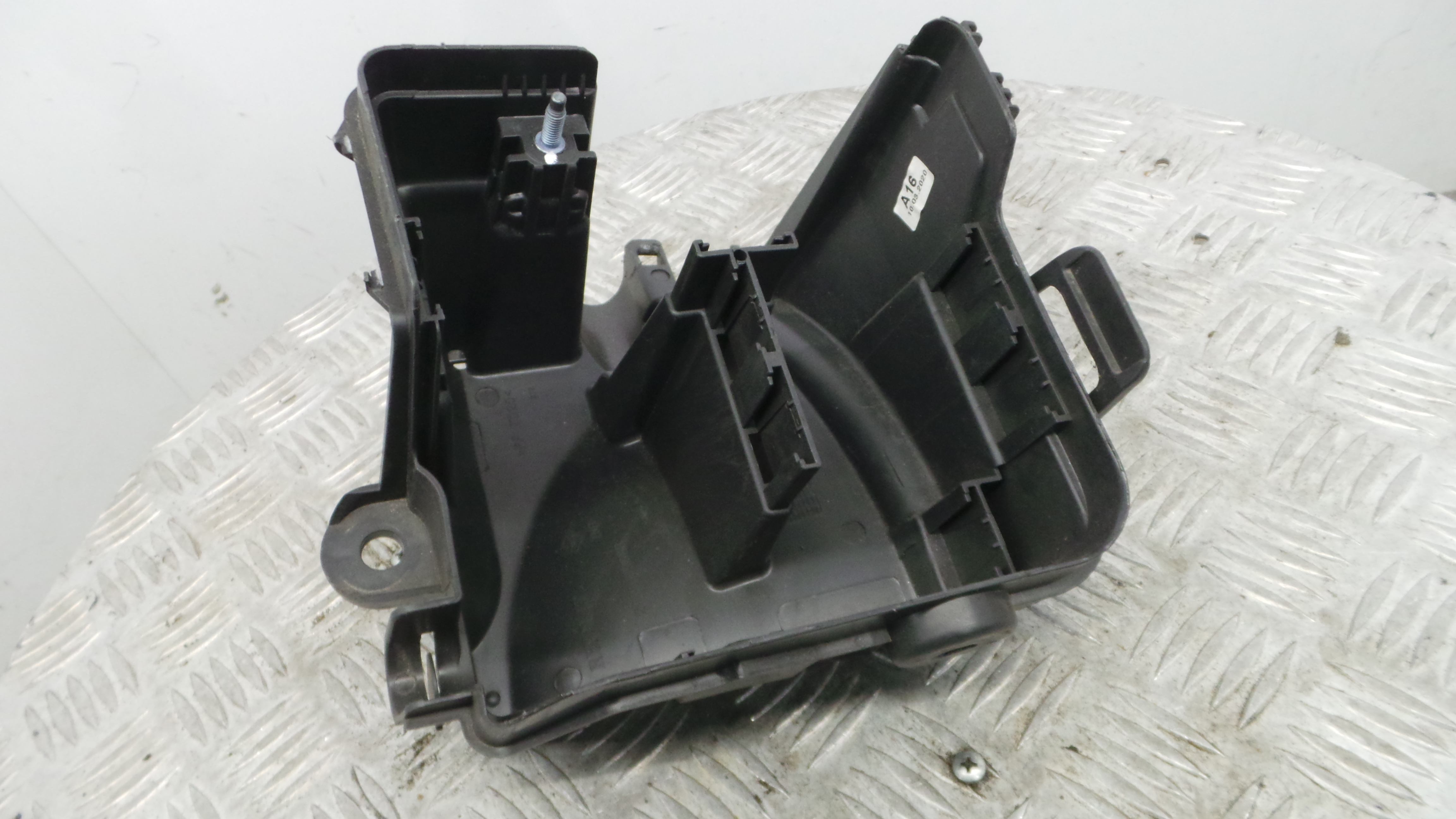 Caixa de Fusiveis 243807988R - DACIA DUSTER (HS_)-37100933 Caixa de Fusiveis 243807988R - DACIA DUSTER (HS_)-37100933