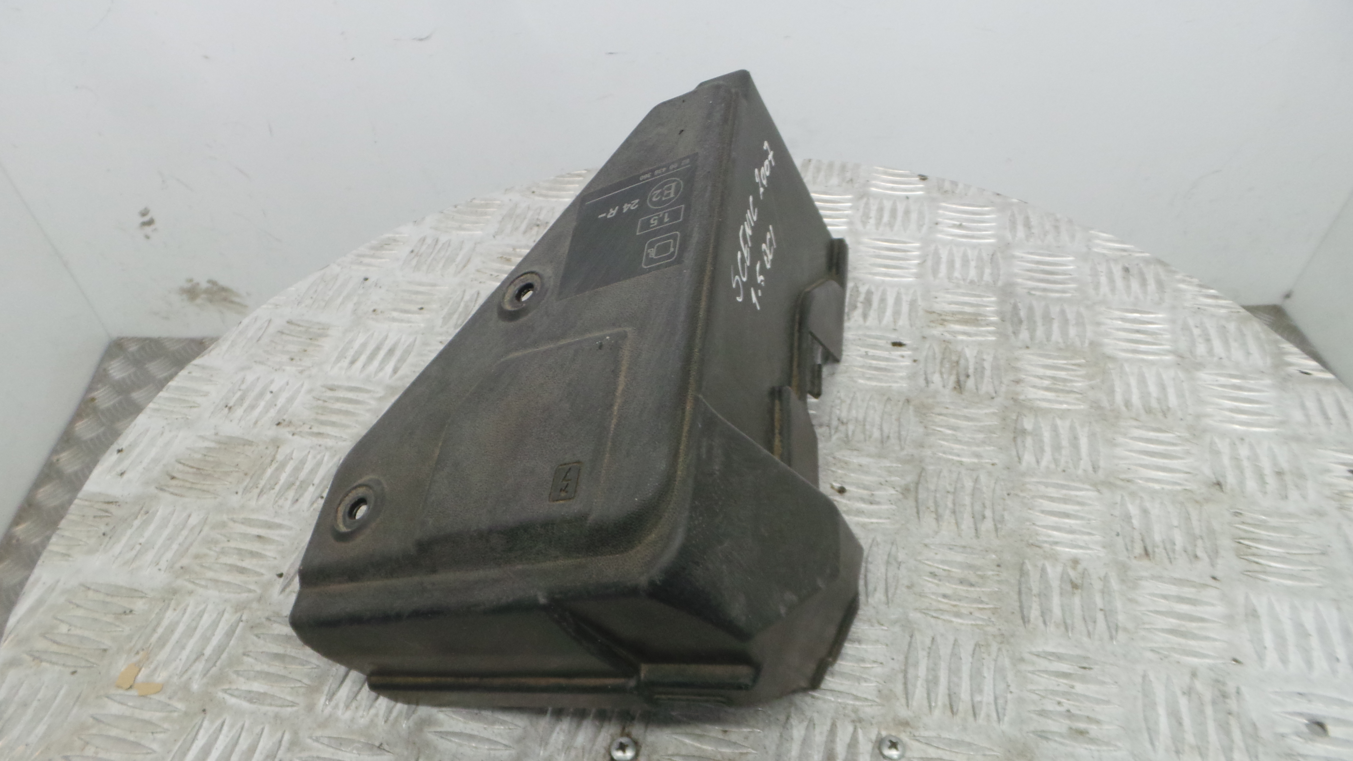Tampa da Caixa dos Fusíveis 8200356339 - RENAULT SCÉNIC II (JM0/1_)-37100945 Tampa da Caixa dos Fusíveis 8200356339 - RENAULT SCÉNIC II (JM0/1_)-37100945