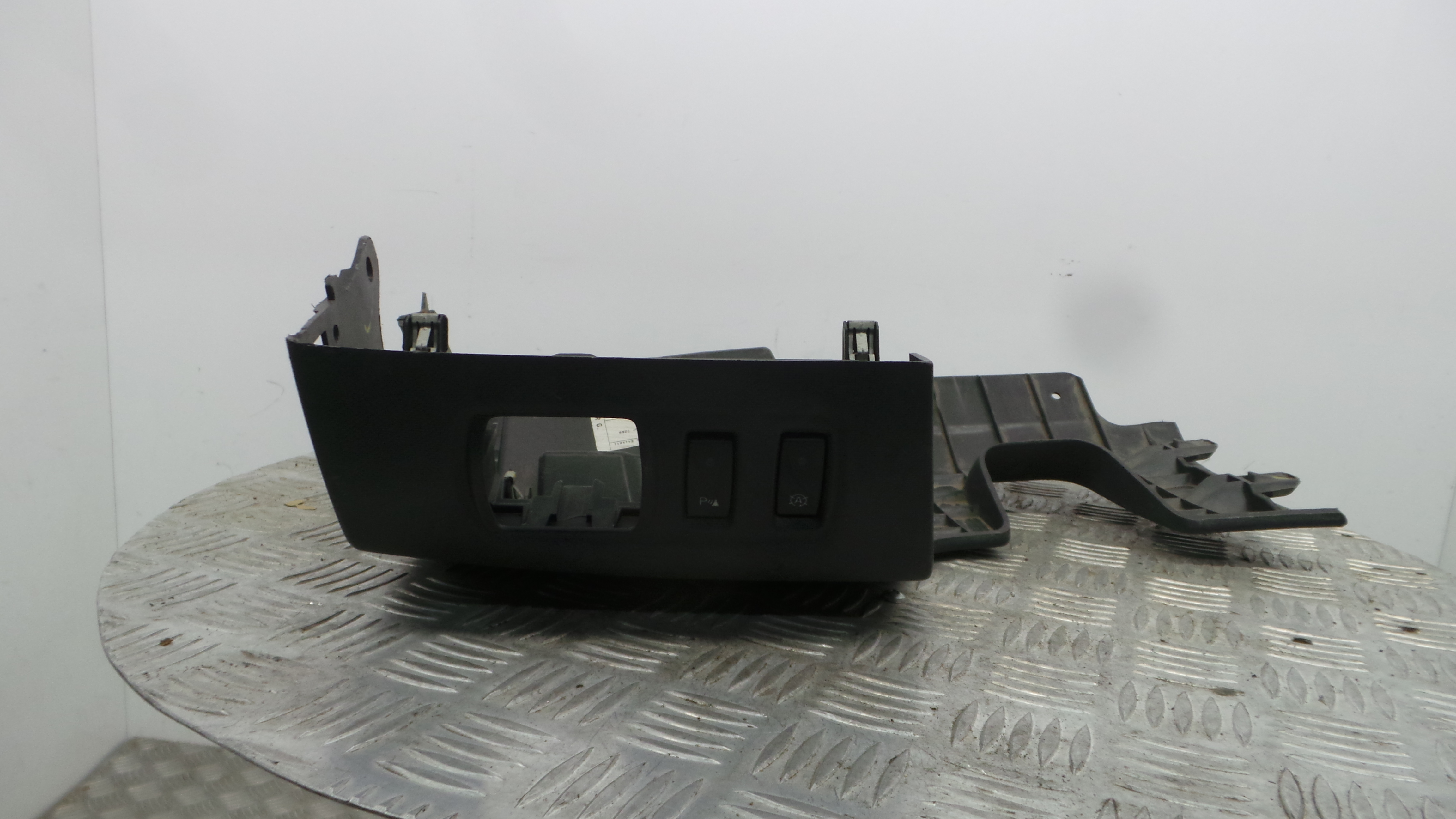 Plastico Interior 210098010009 - RENAULT CLIO IV (BH_)-37100948